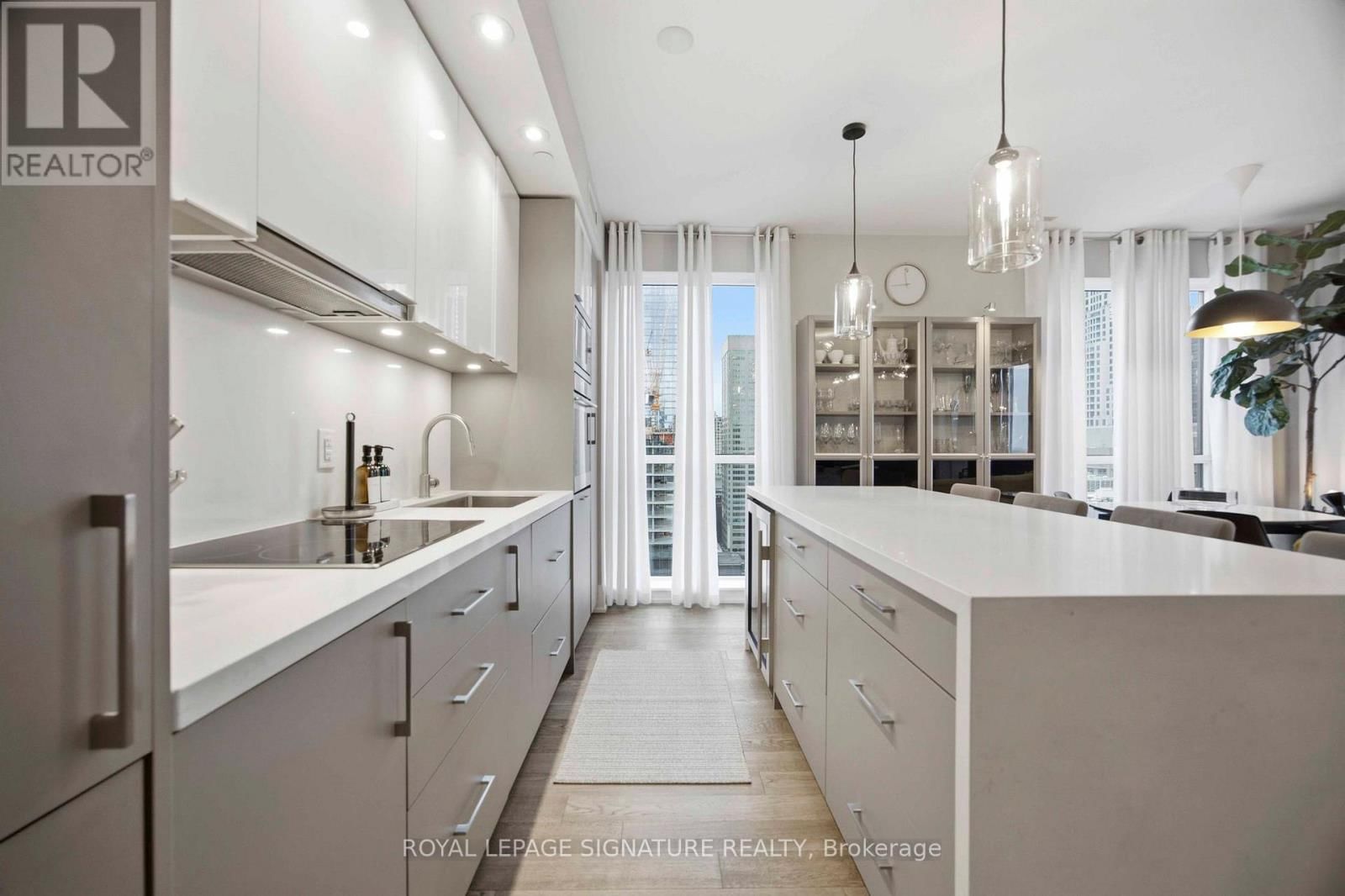 2307 - 88 CUMBERLAND STREET Image 6