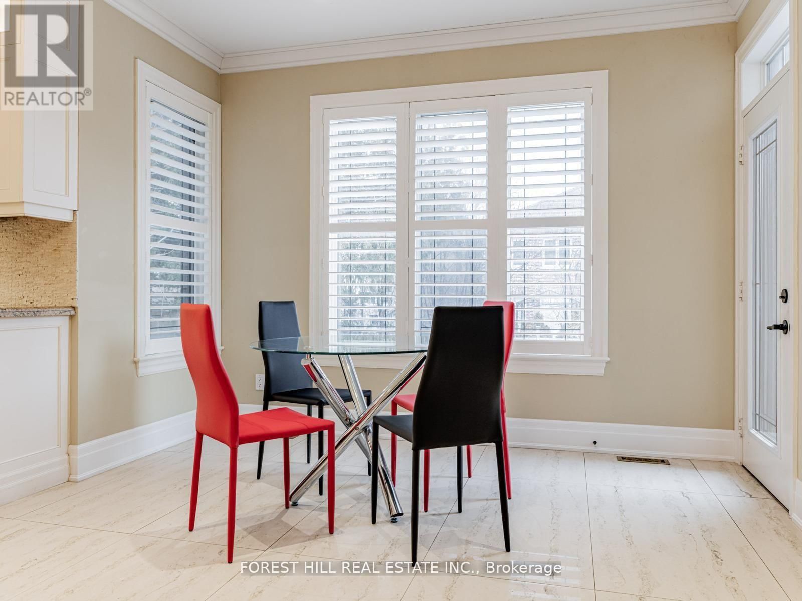 394 CONNAUGHT AVENUE Image 13