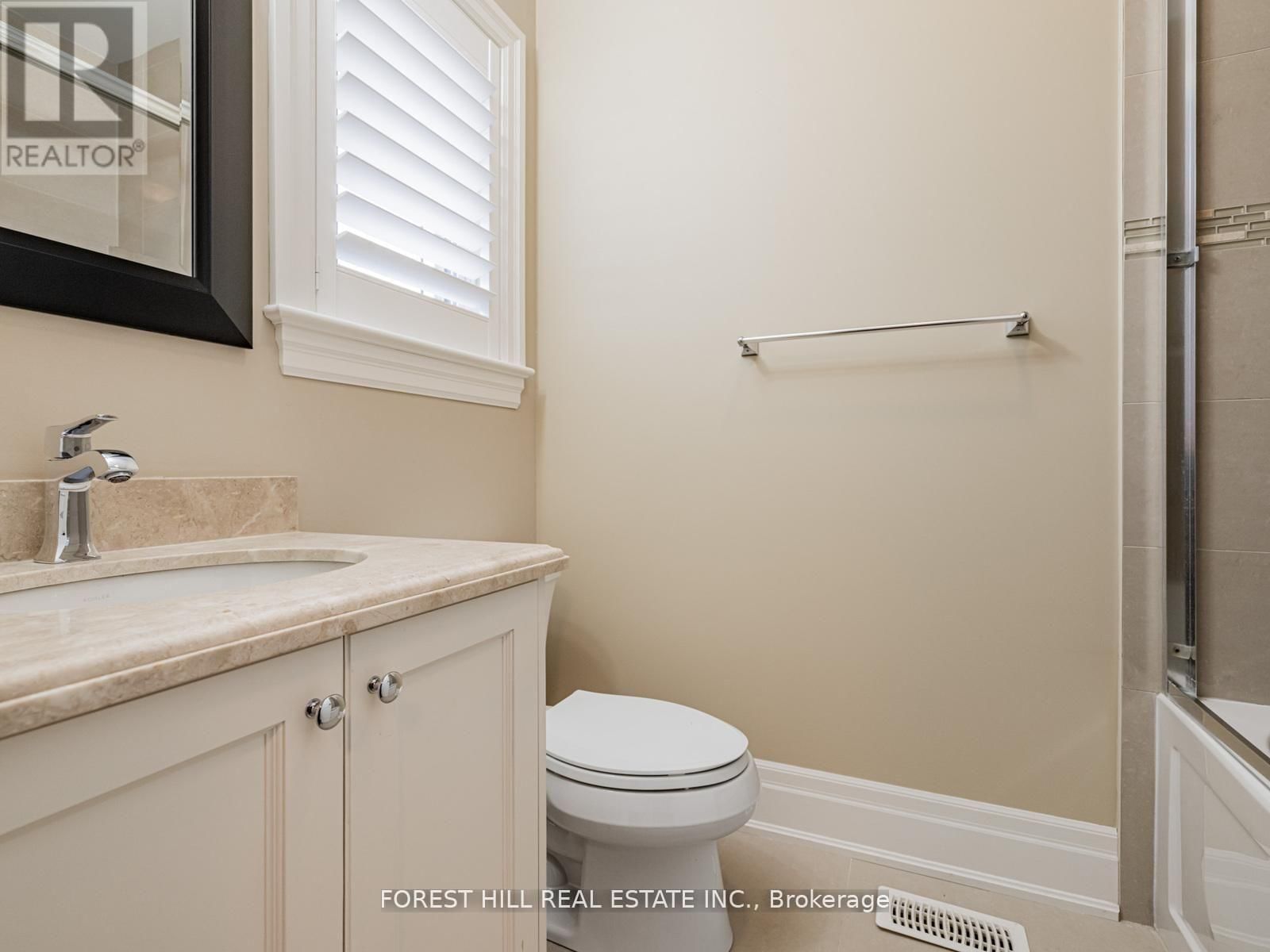 394 CONNAUGHT AVENUE Image 26