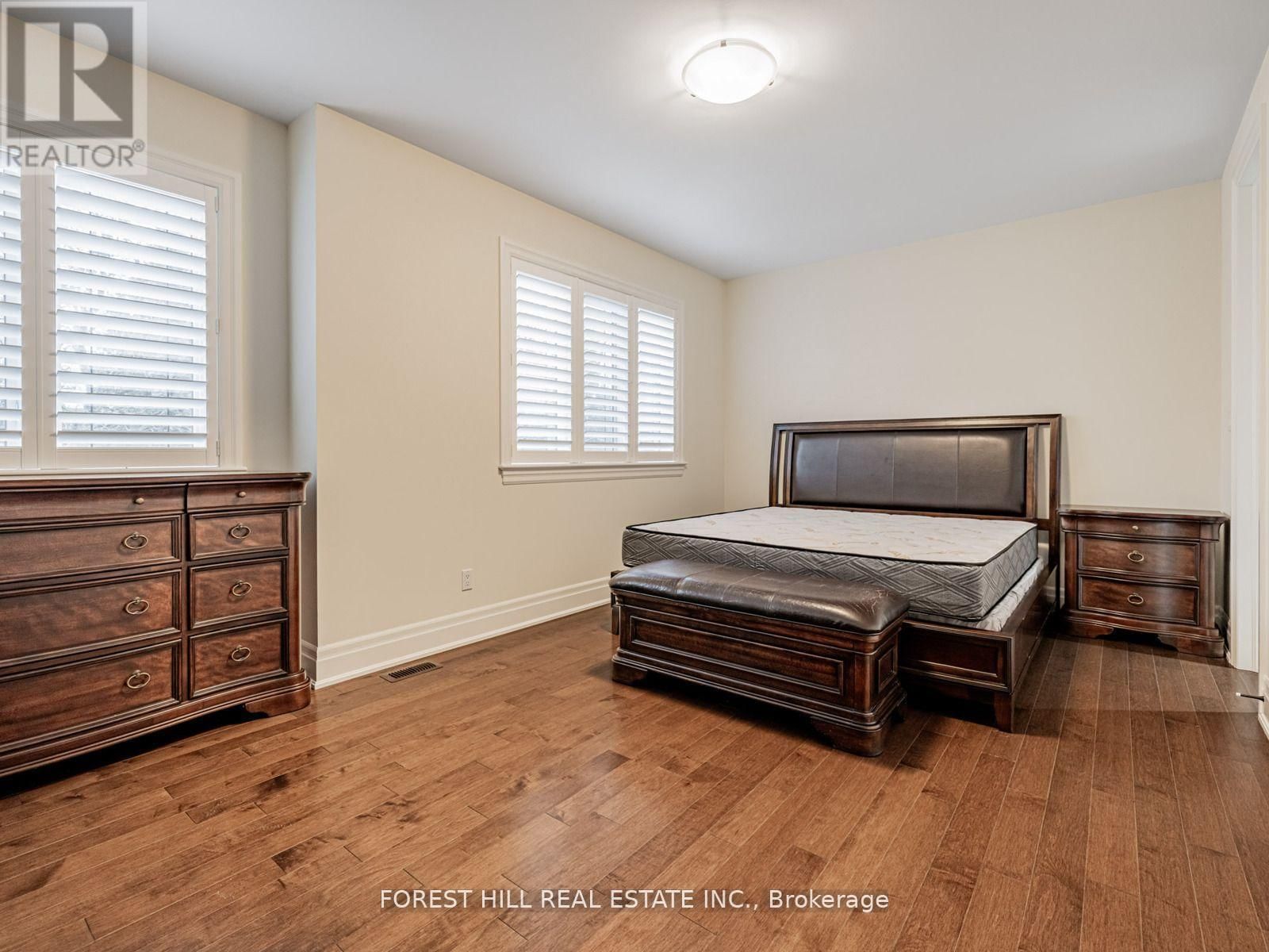 394 CONNAUGHT AVENUE Image 30