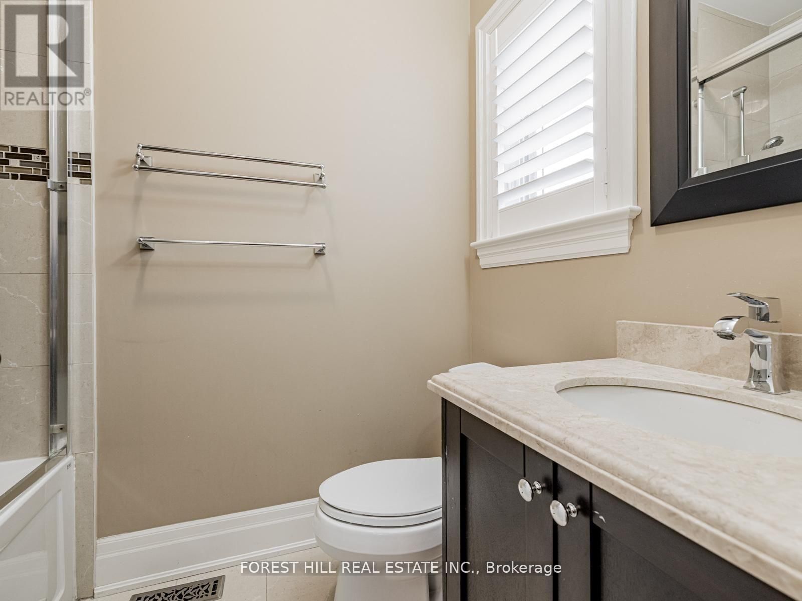 394 CONNAUGHT AVENUE Image 31