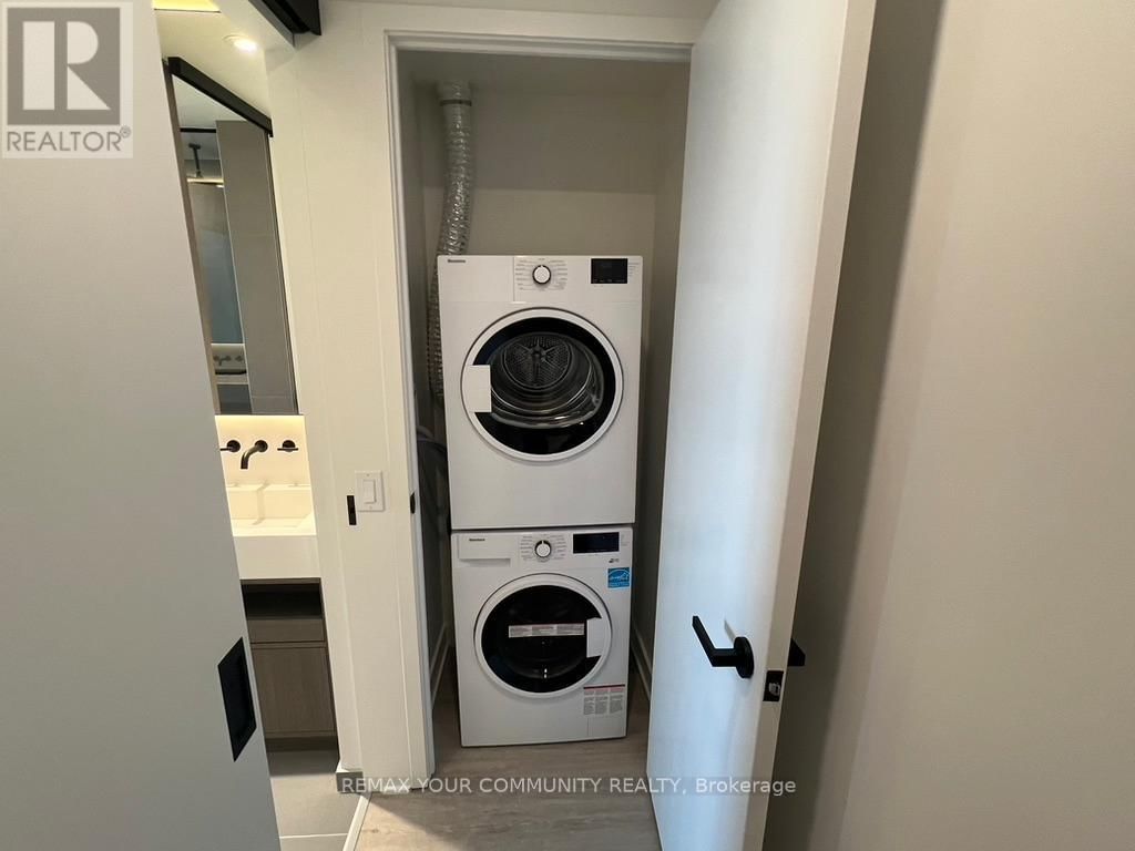 2302 - 55 CHARLES STREET EAST Image 14