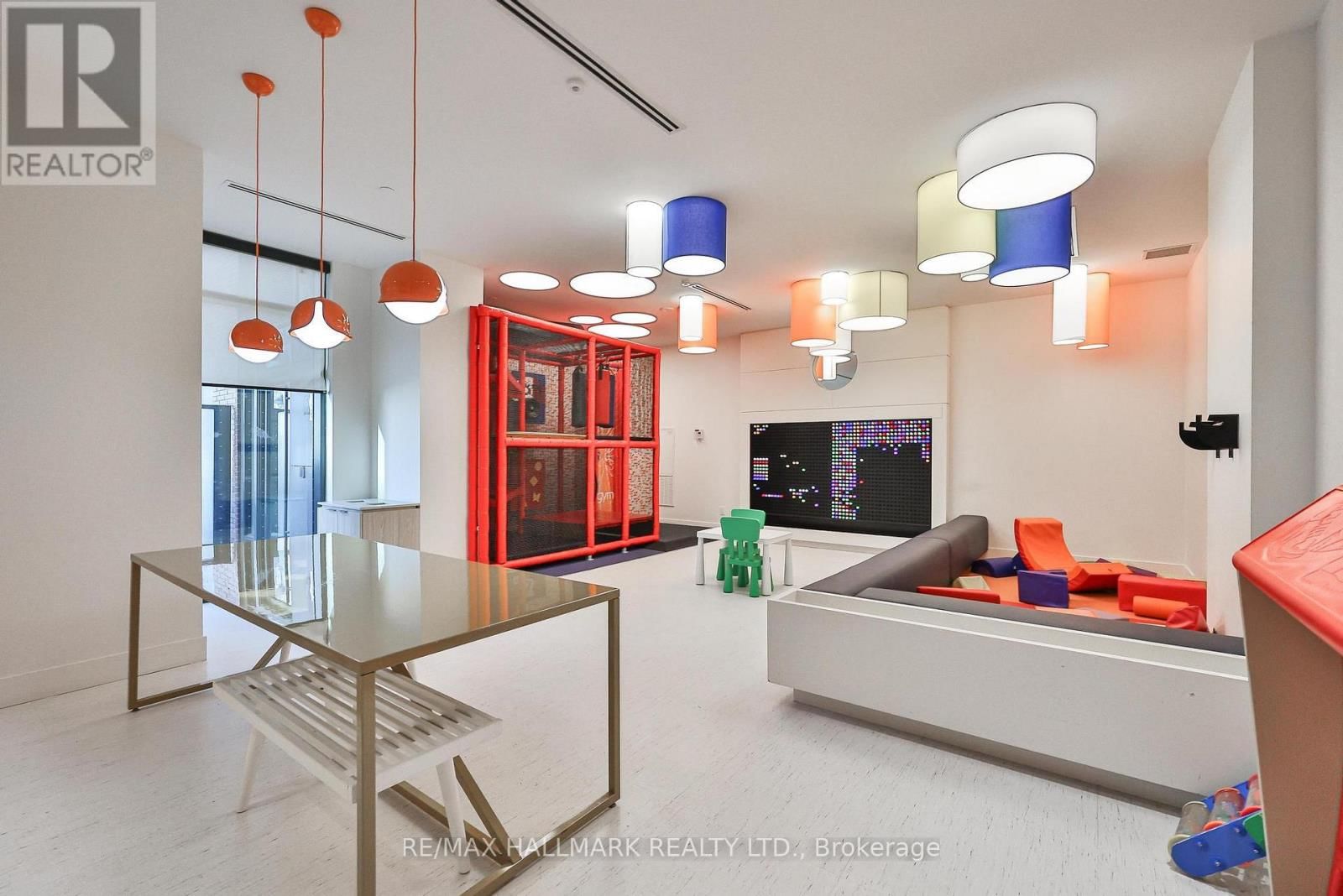 1021 - 35 TUBMAN AVENUE Image 43