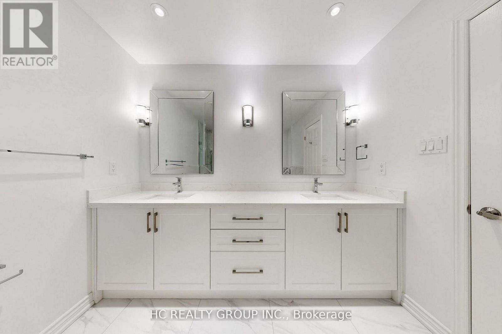 204B FINCH AVENUE EAST Image 19