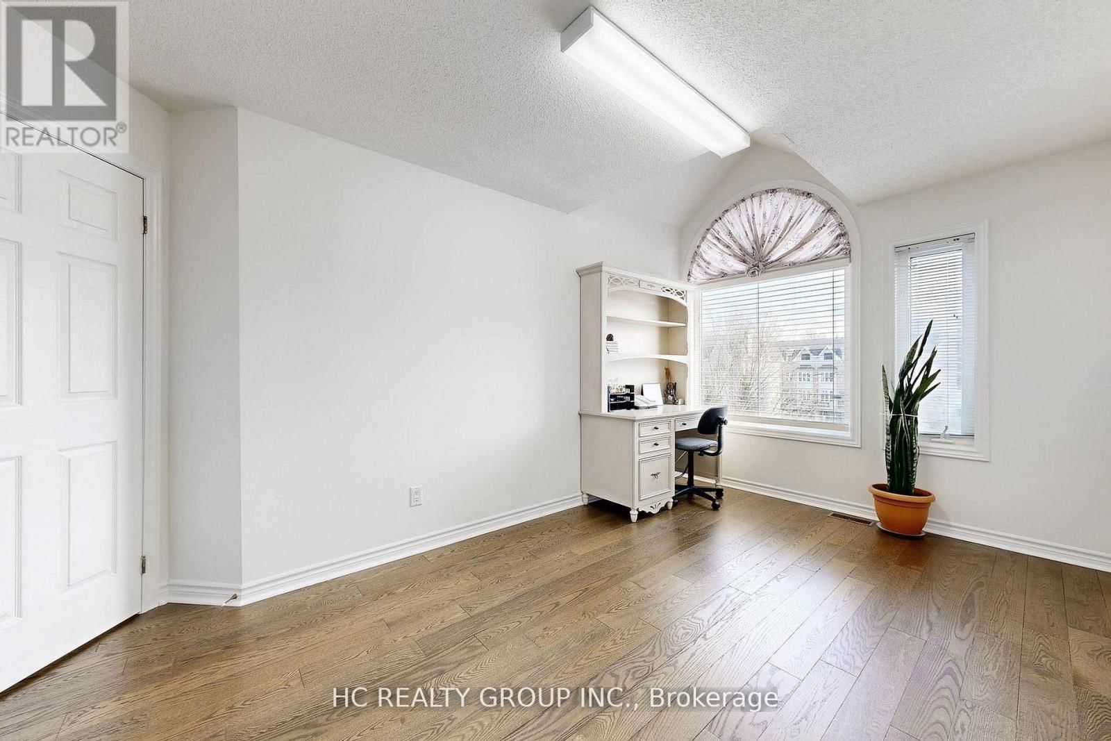 204B FINCH AVENUE EAST Image 22