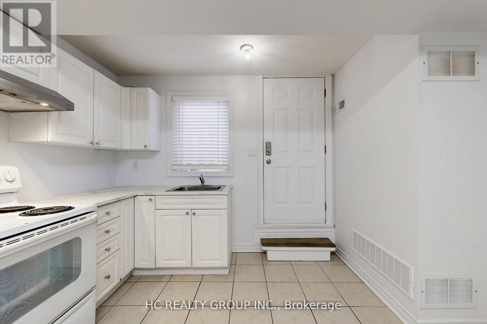 204B FINCH AVENUE EAST Image 28