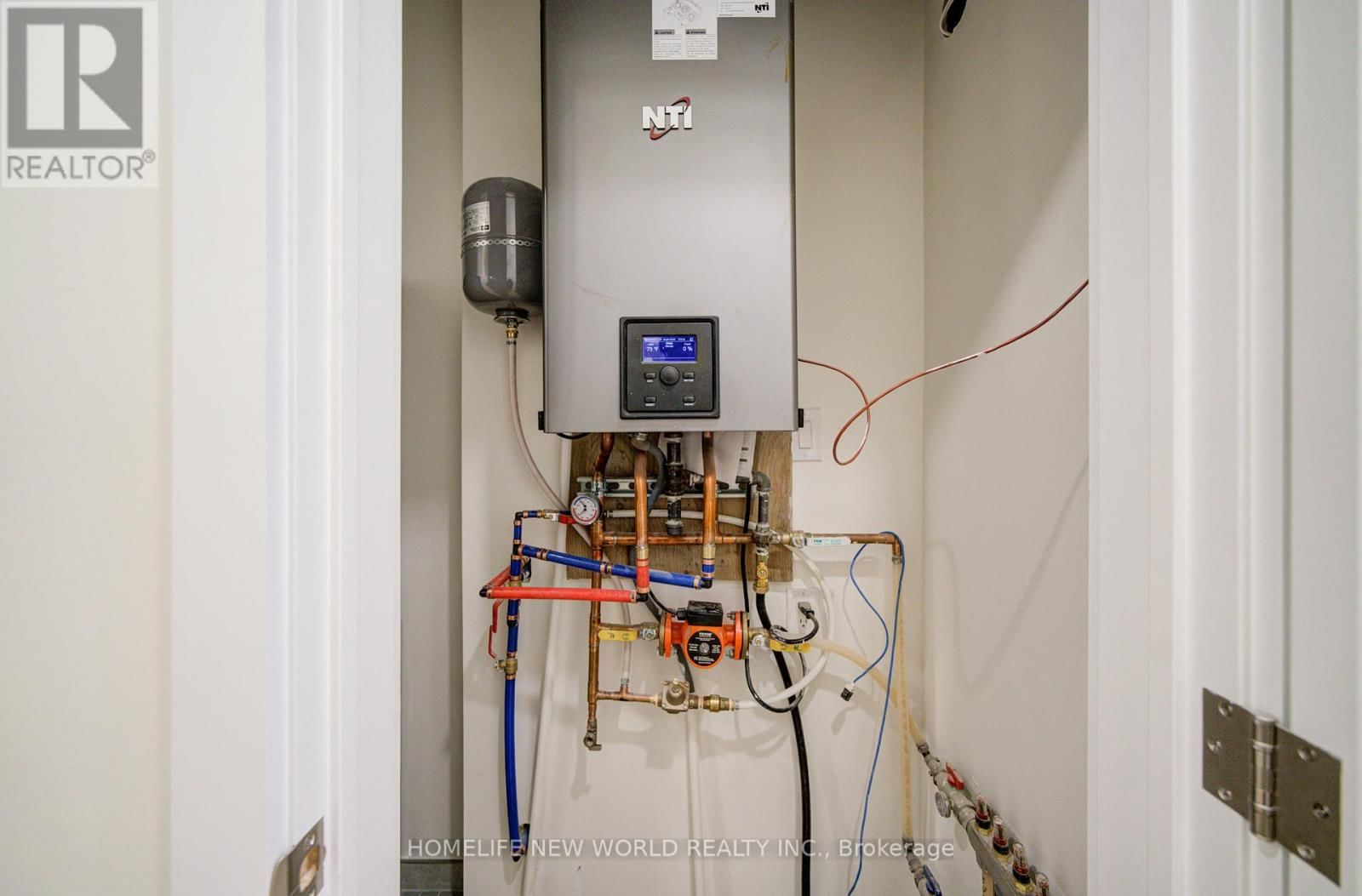 78 GLADSTONE AVENUE Image 11