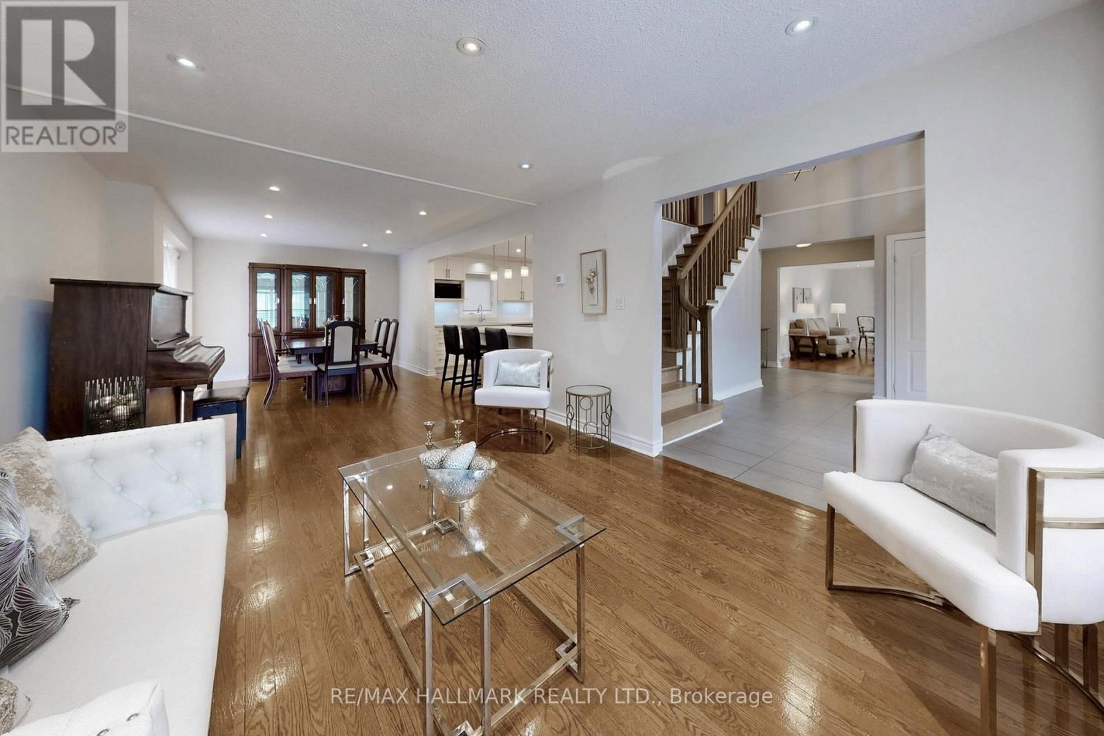 2 BUTTERFIELD DRIVE Image 10