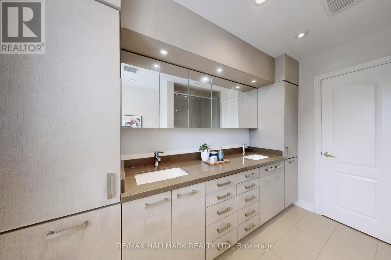 2 BUTTERFIELD DRIVE Image 26