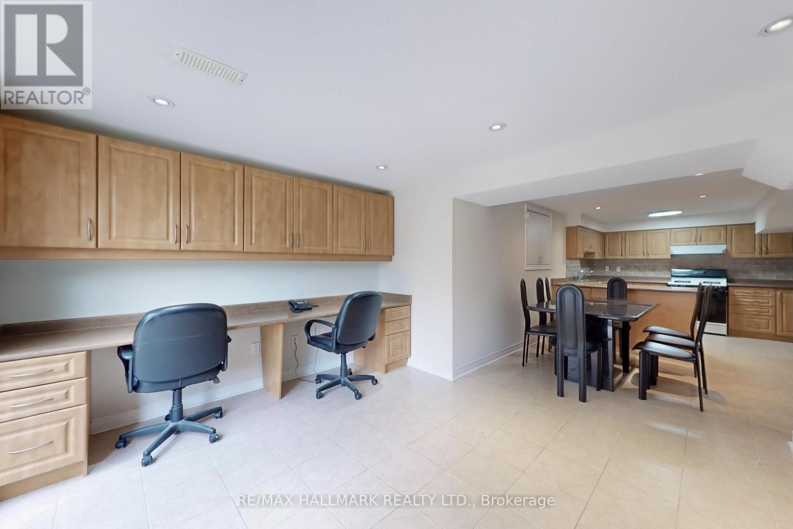 2 BUTTERFIELD DRIVE Image 37