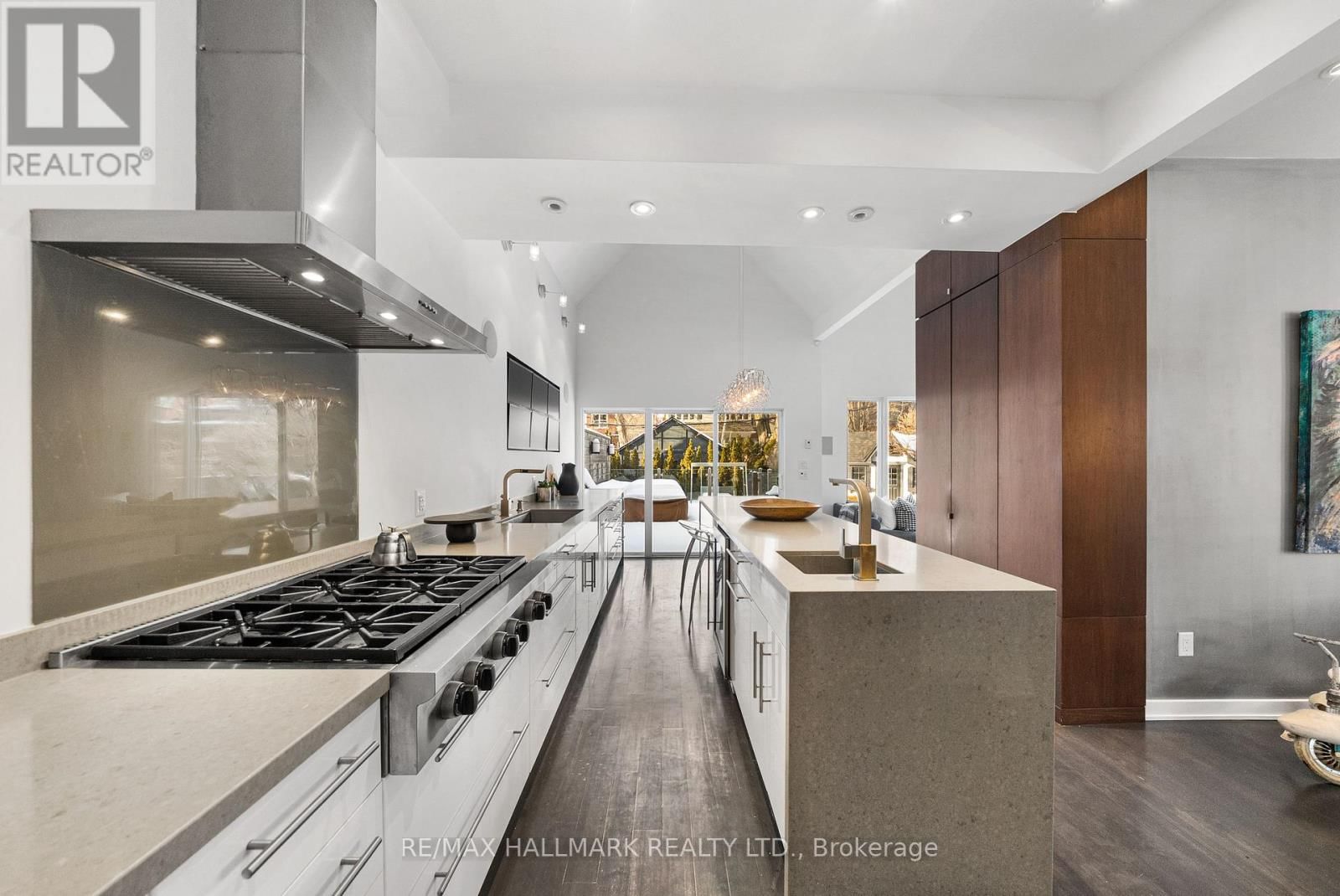 26 LYTTON BOULEVARD Image 14