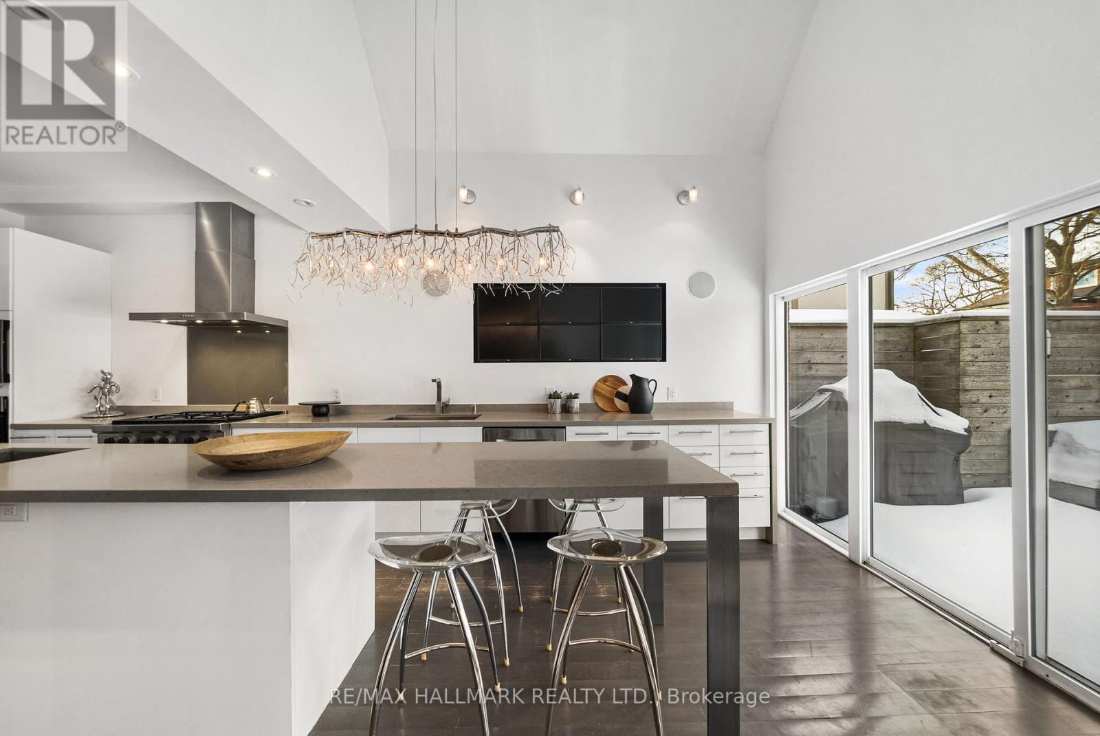 26 LYTTON BOULEVARD Image 19