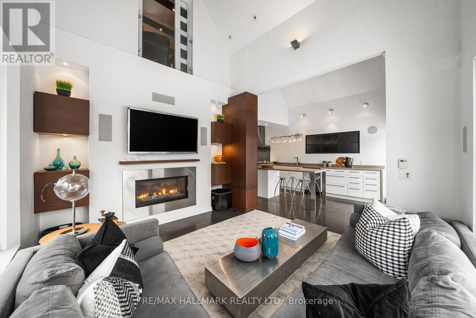 26 LYTTON BOULEVARD Image 24