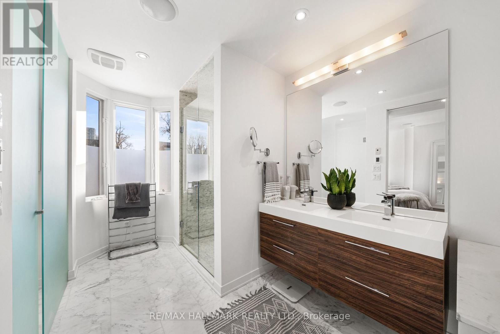 26 LYTTON BOULEVARD Image 27