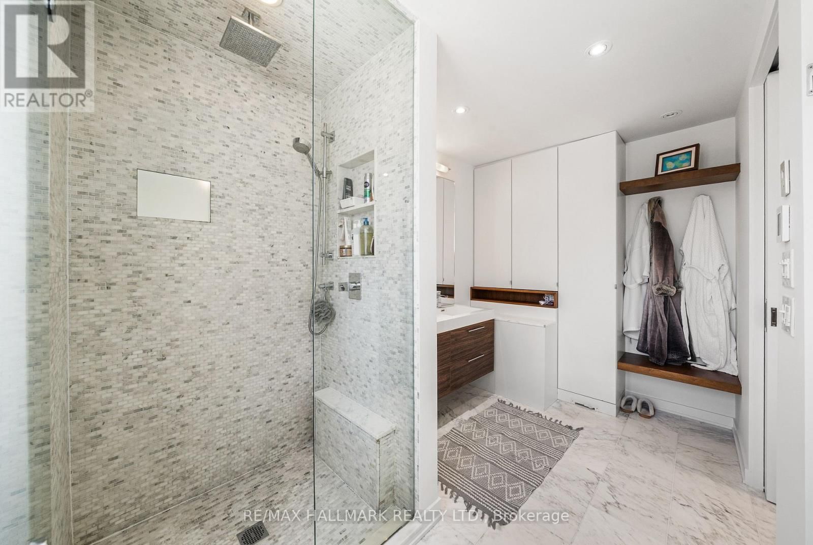 26 LYTTON BOULEVARD Image 28