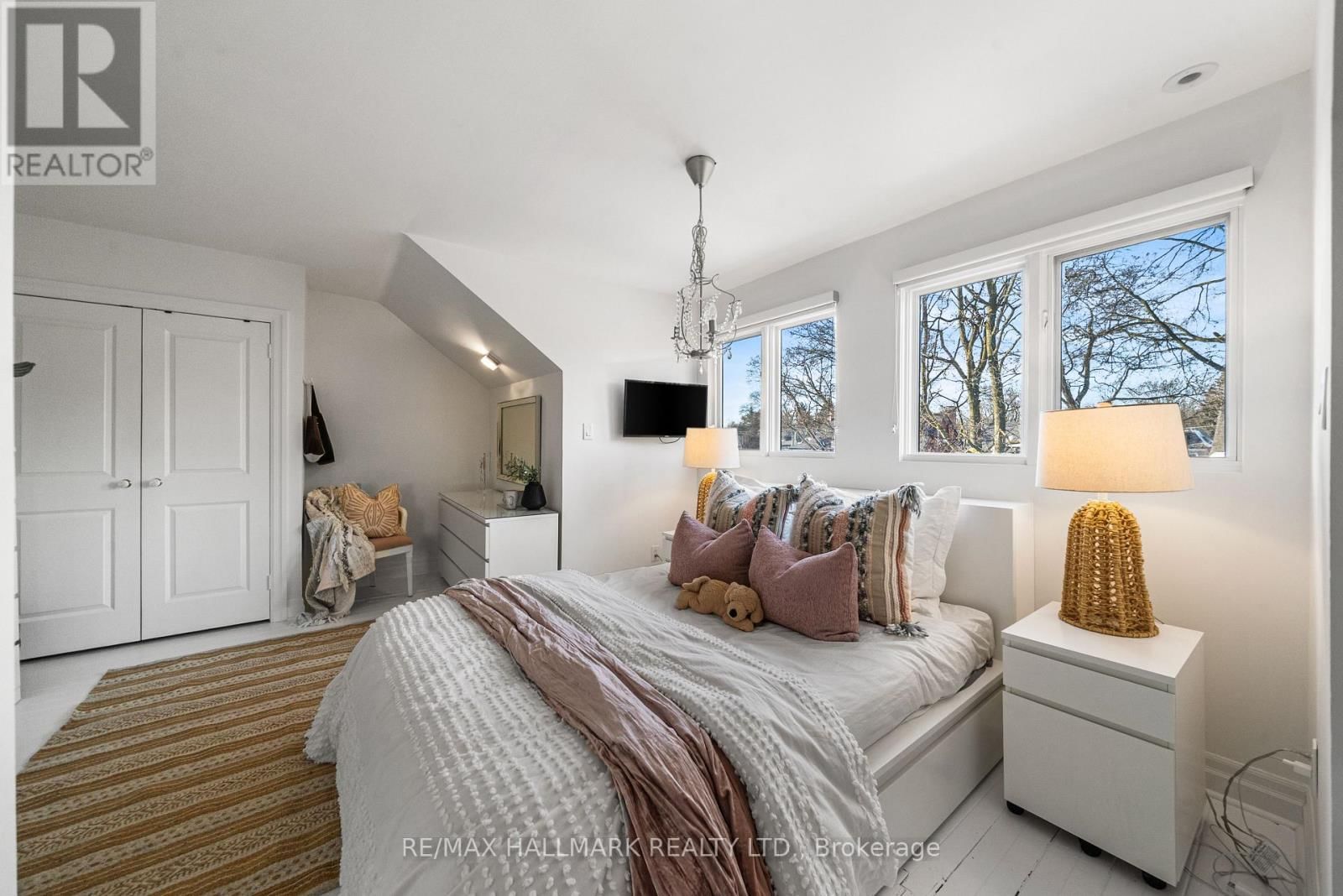 26 LYTTON BOULEVARD Image 33