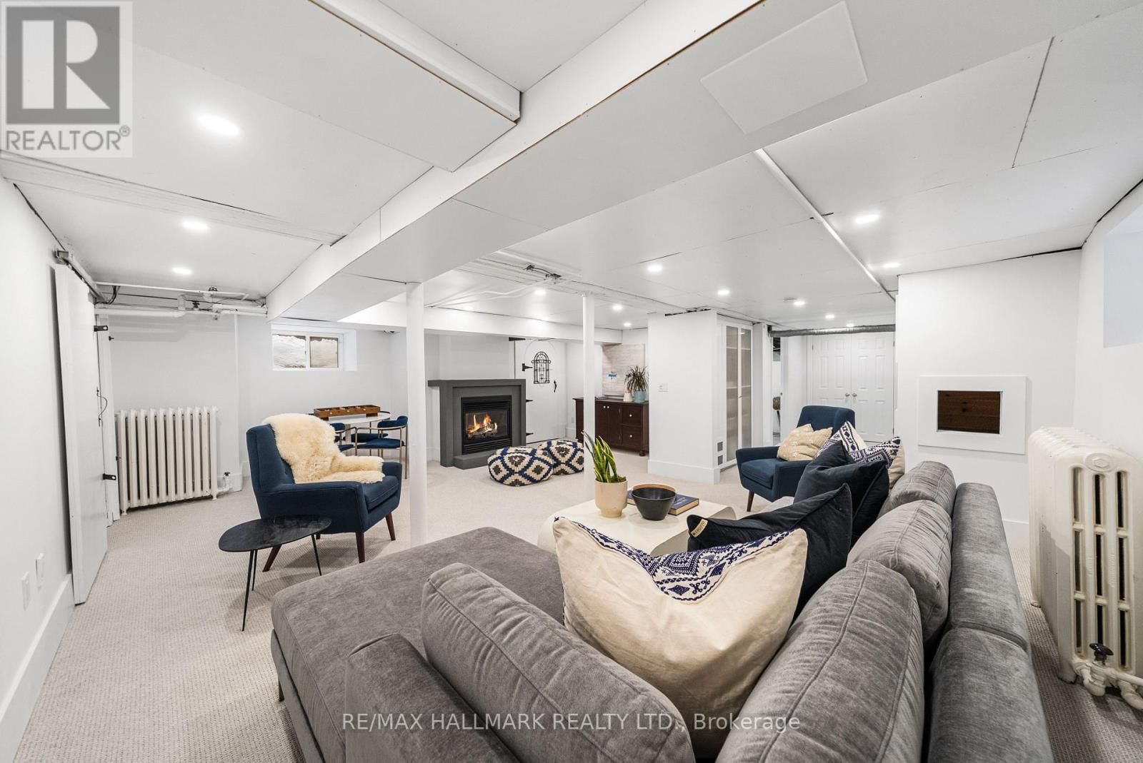 26 LYTTON BOULEVARD Image 37