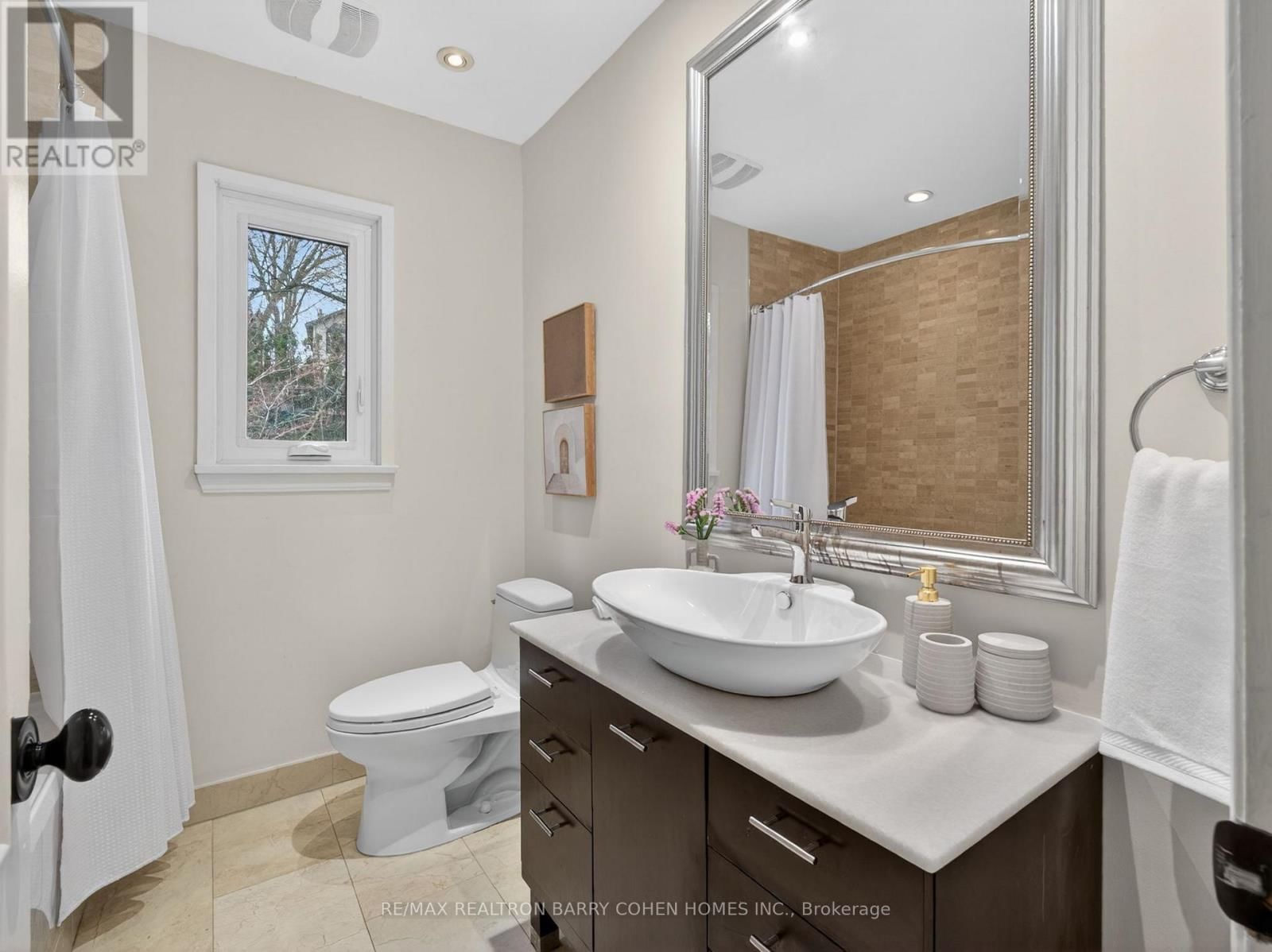 612 VESTA DRIVE Image 19