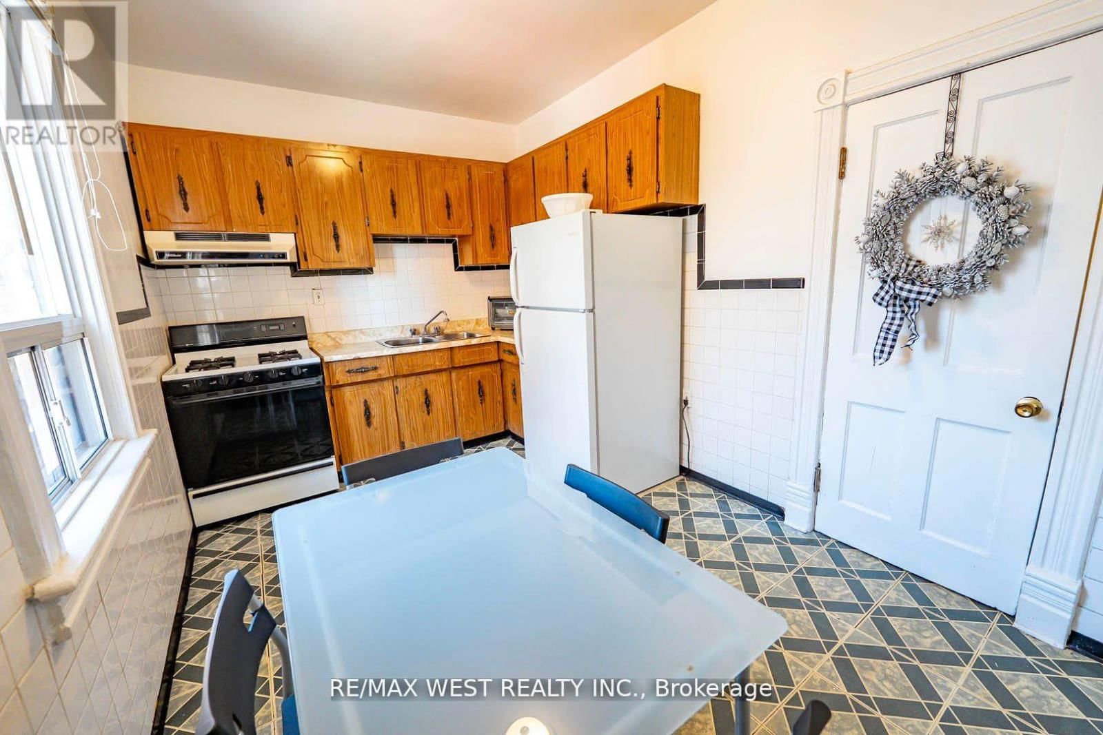 217 GLADSTONE AVENUE Image 20