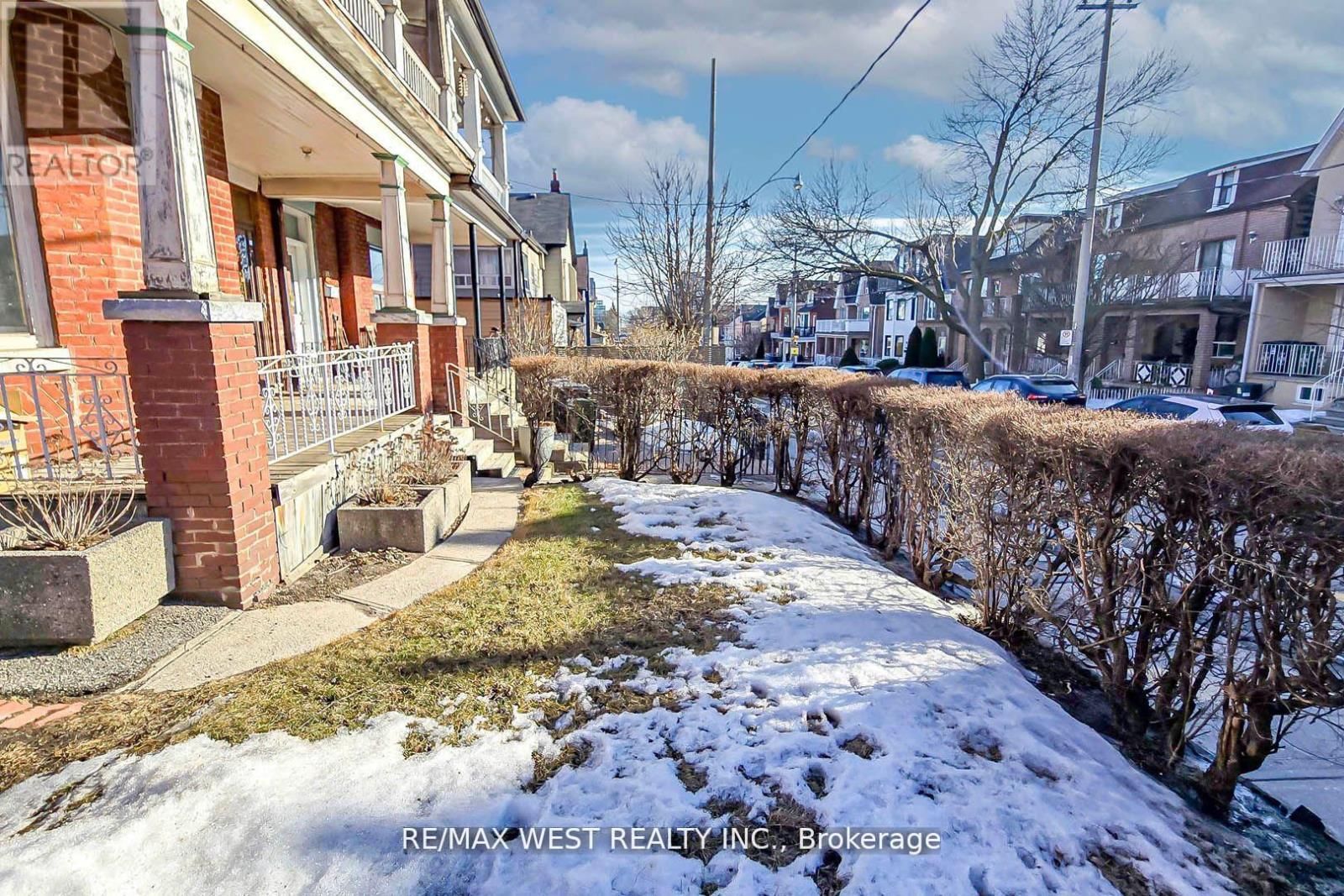 217 GLADSTONE AVENUE Image 32