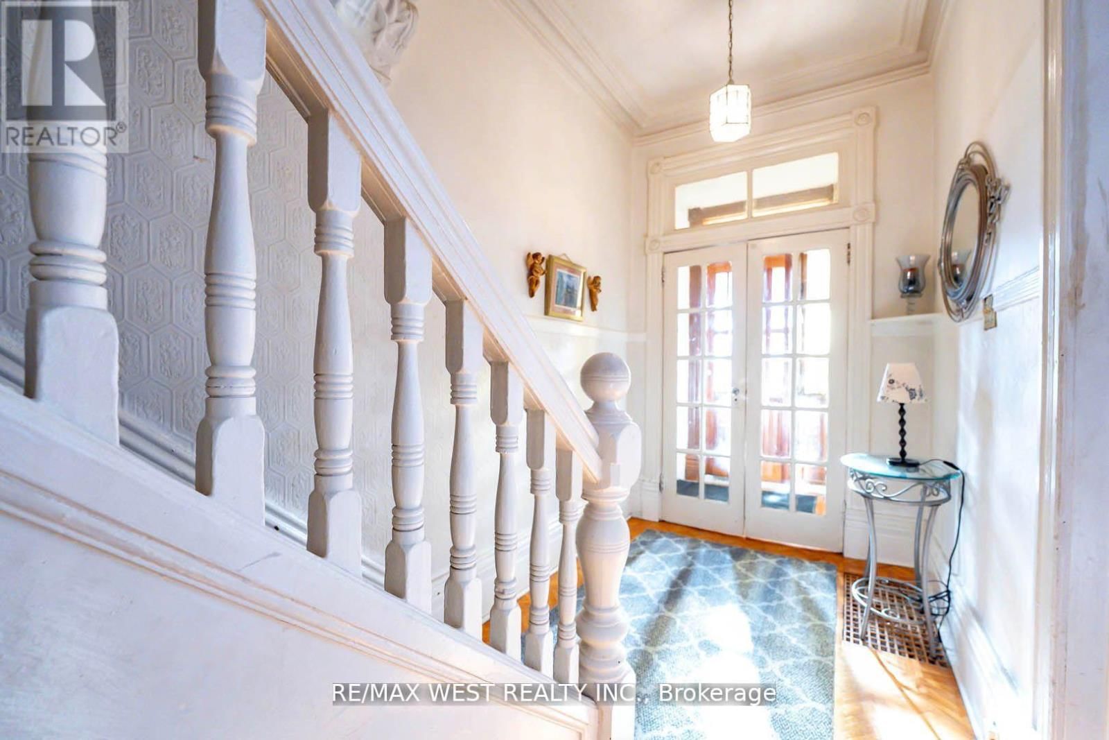 217 GLADSTONE AVENUE Image 4