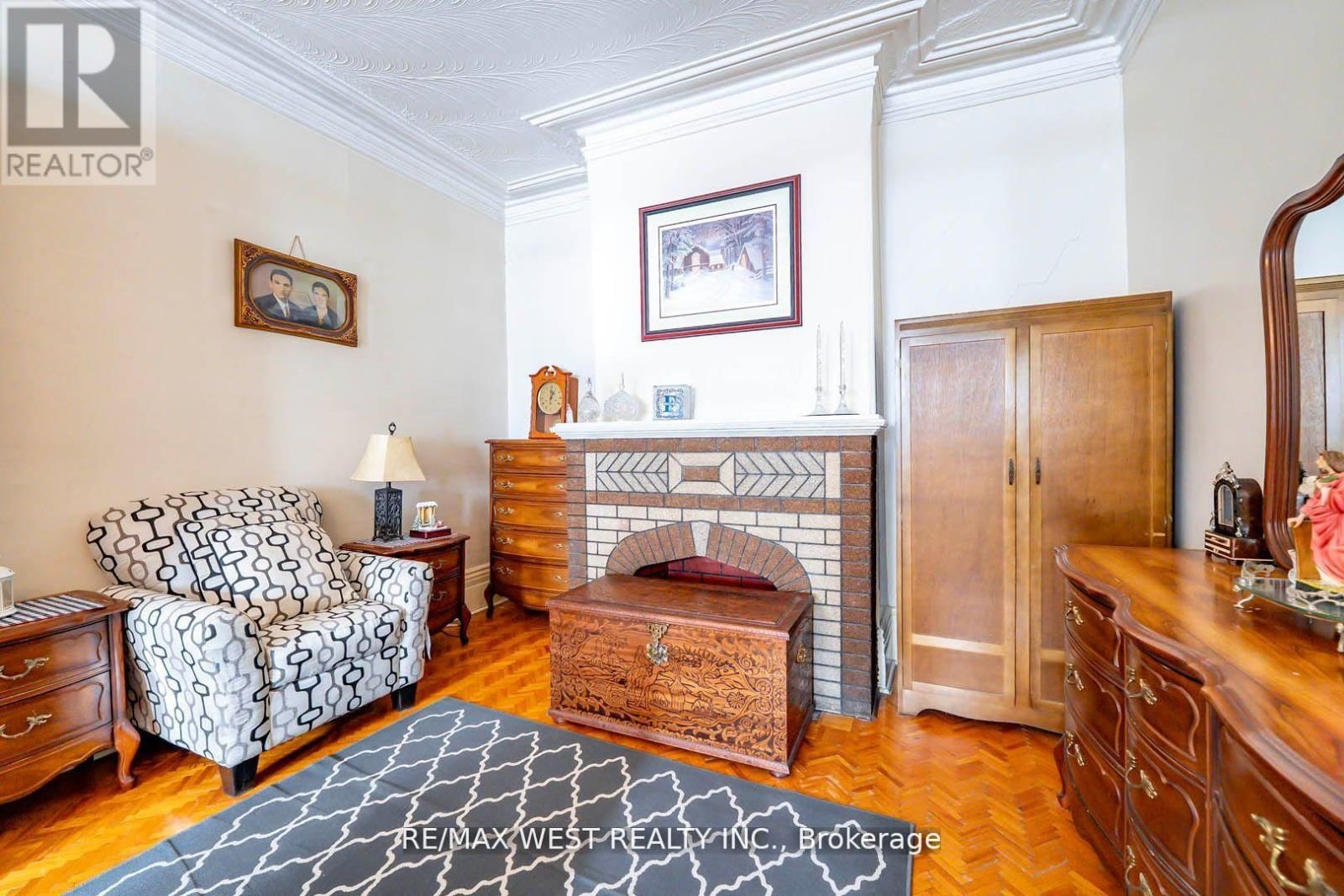 217 GLADSTONE AVENUE Image 8