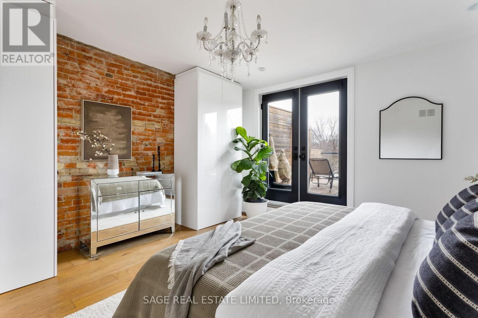 221 CRAWFORD STREET Image 35