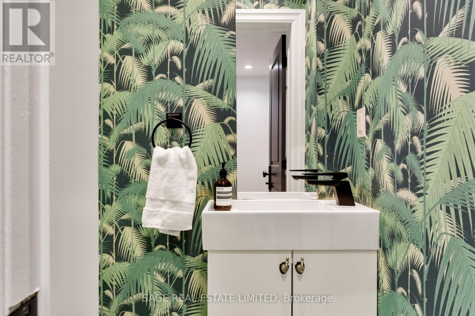 221 CRAWFORD STREET Image 45