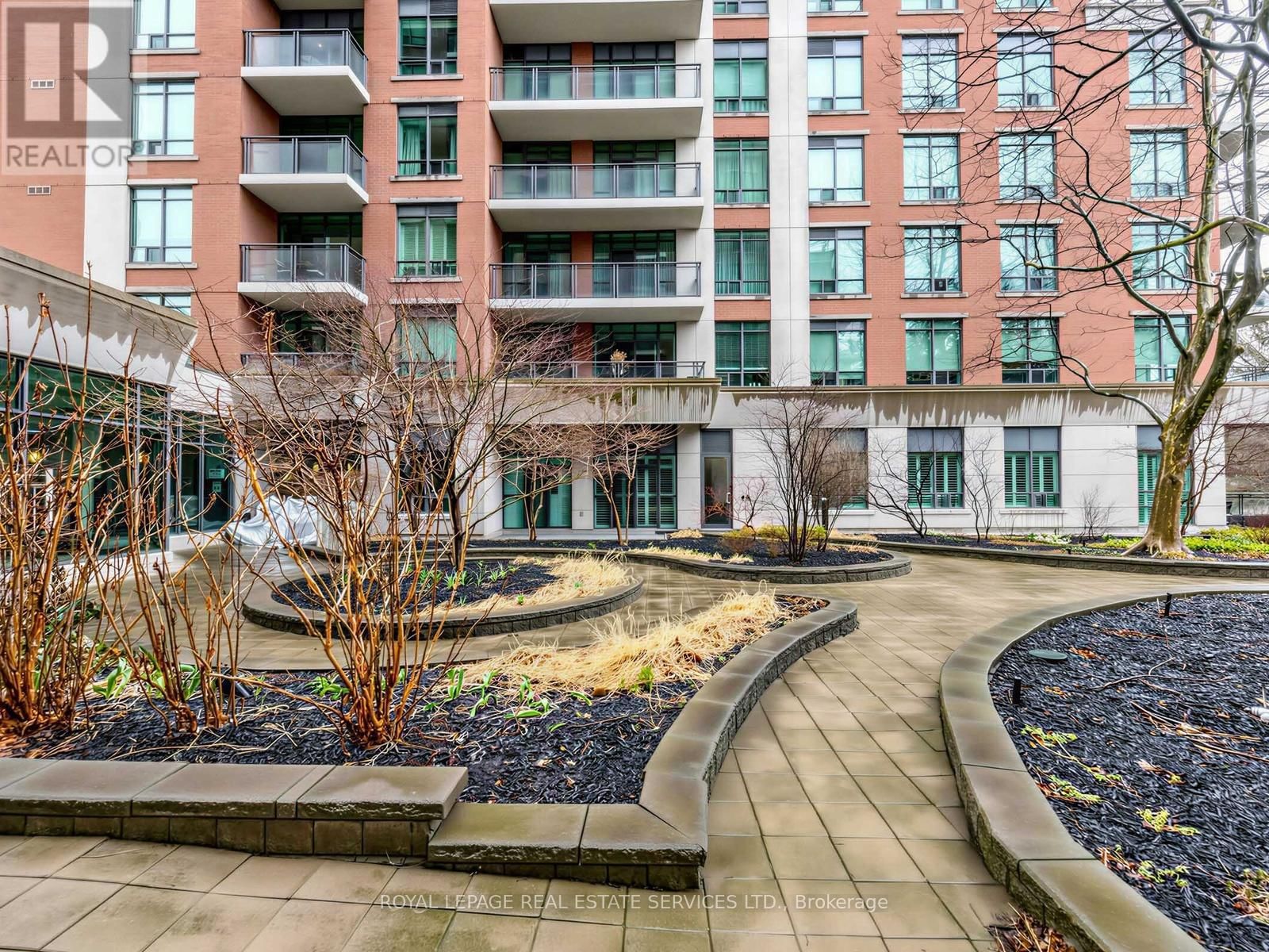 902 - 319 MERTON STREET Image 1