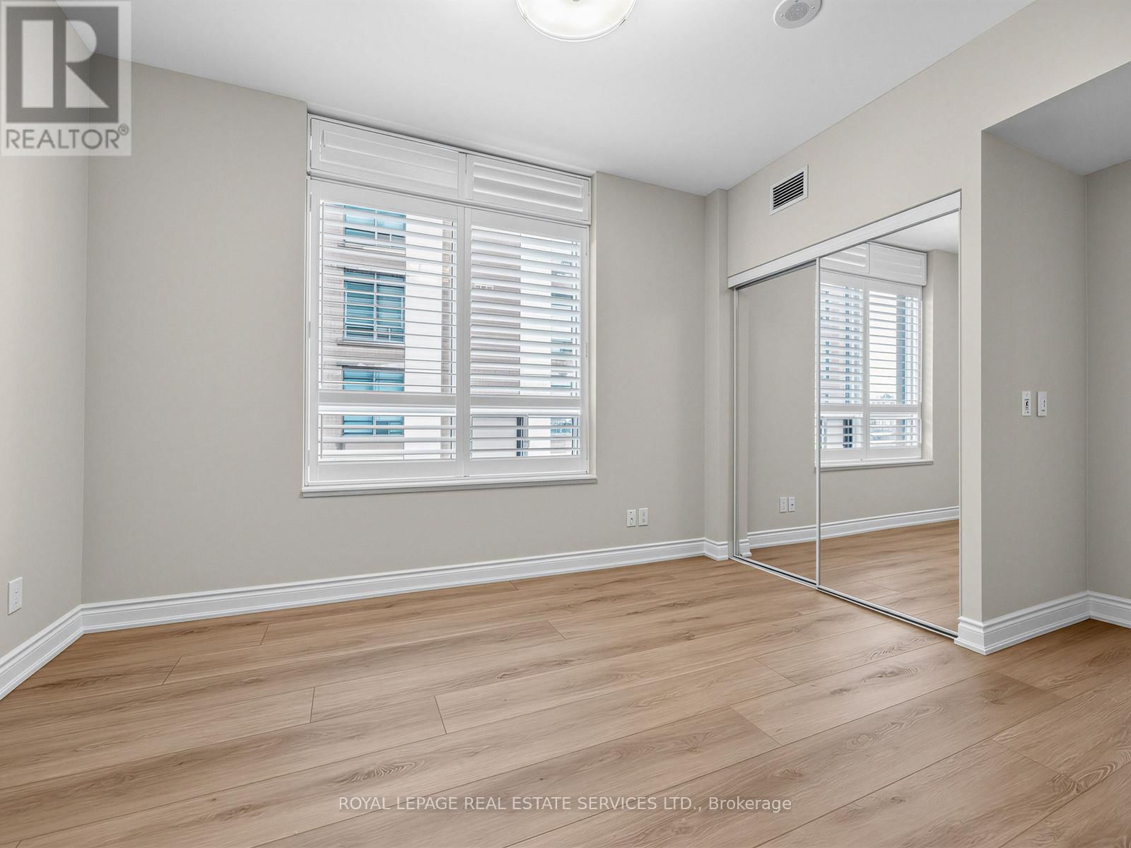 902 - 319 MERTON STREET Image 10