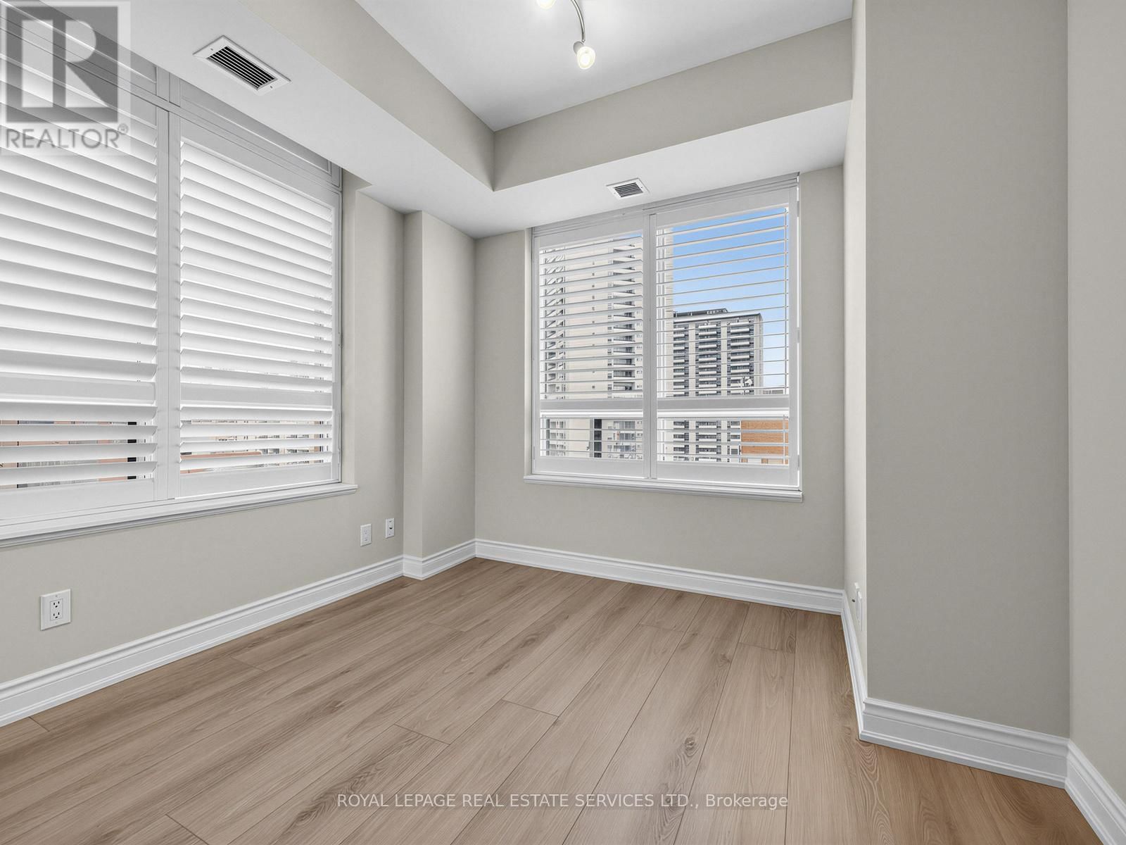 902 - 319 MERTON STREET Image 12