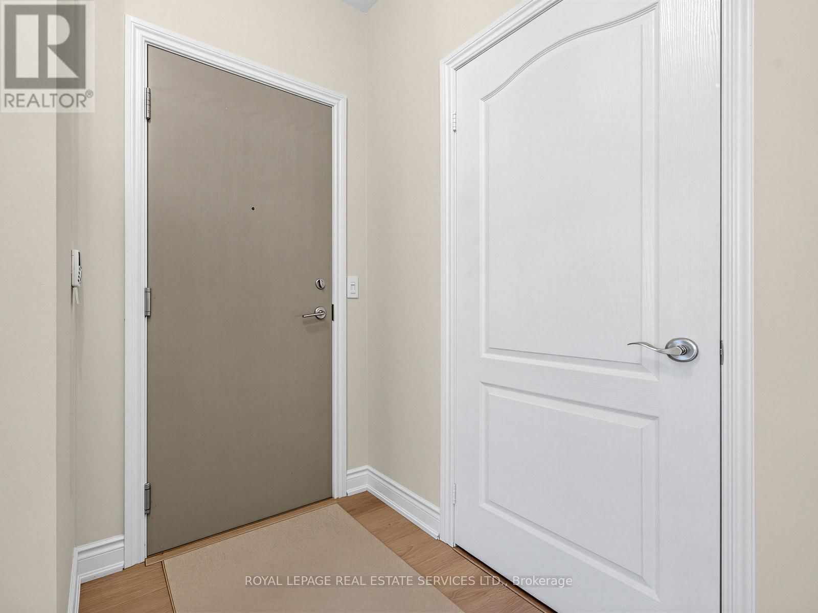 902 - 319 MERTON STREET Image 3