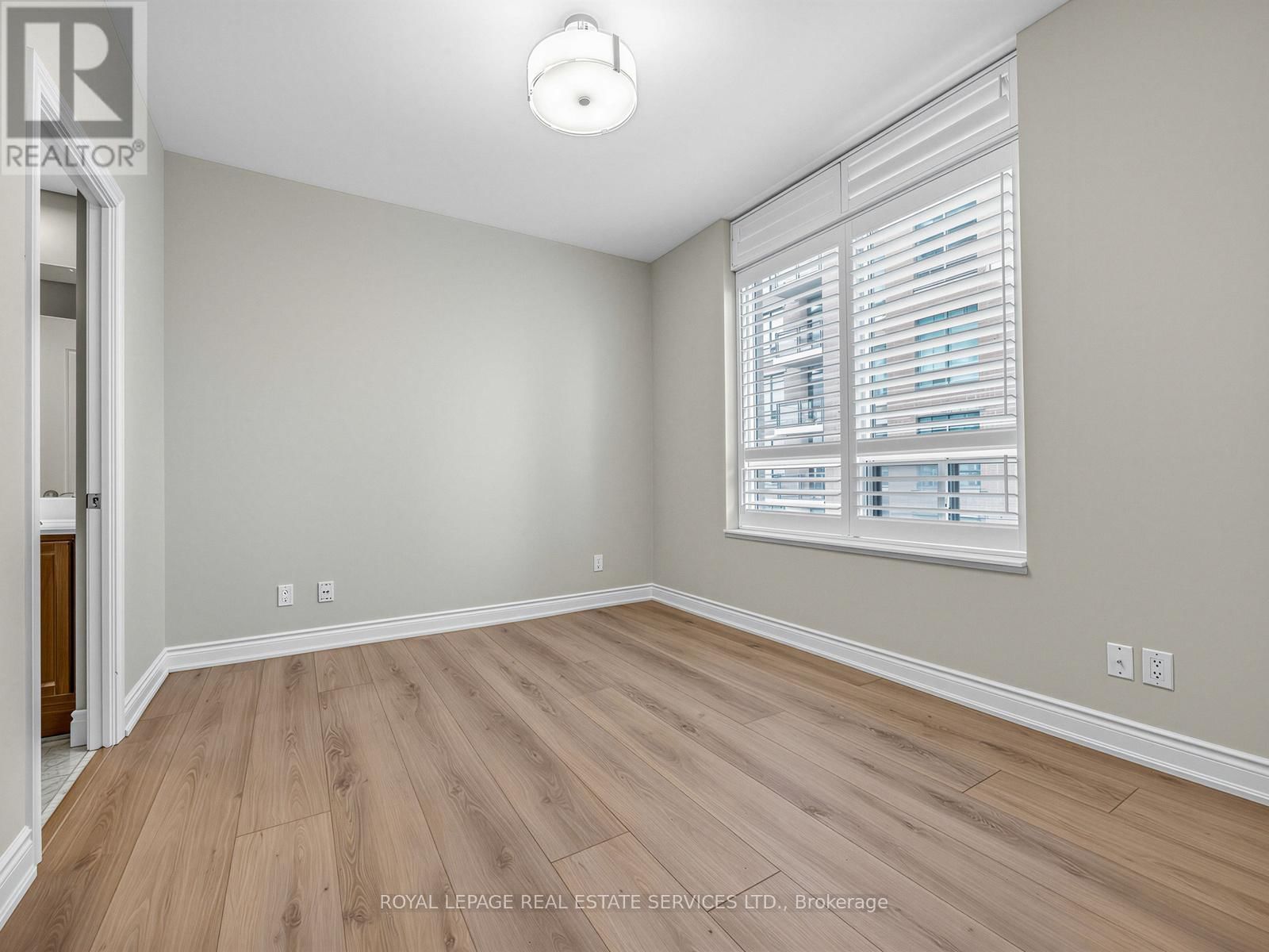 902 - 319 MERTON STREET Image 9