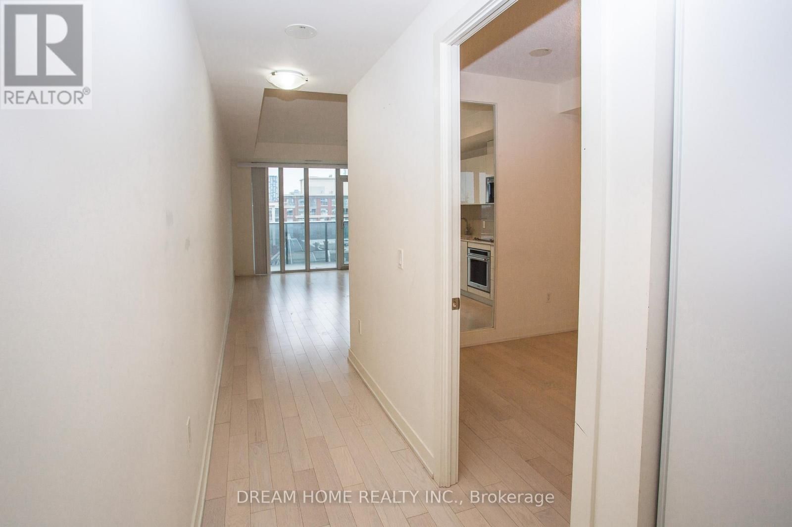 816 - 330 RICHMOND STREET WEST Image 2