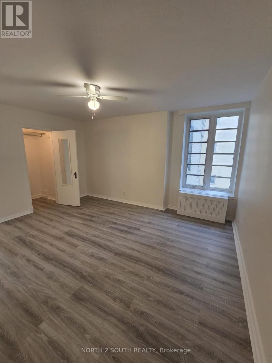 210 - 707 EGLINTON AVENUE WEST Image 18