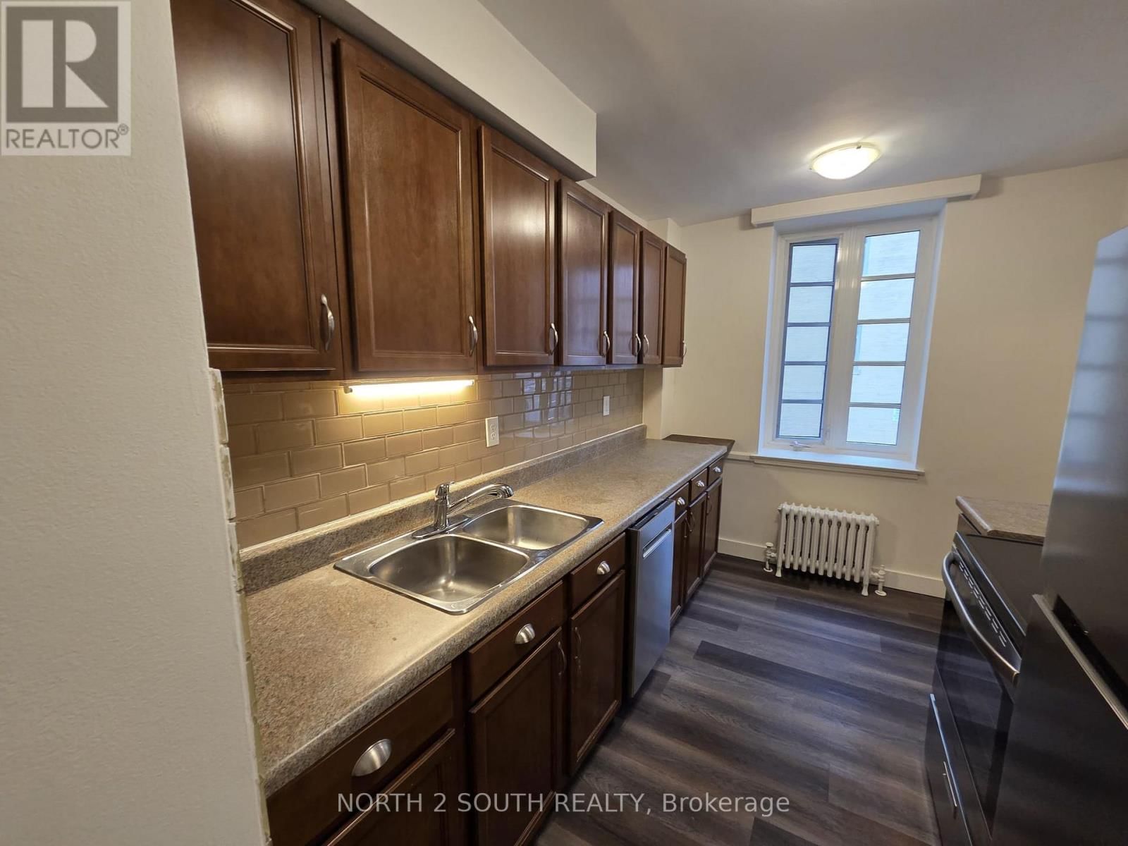 210 - 707 EGLINTON AVENUE WEST Image 5