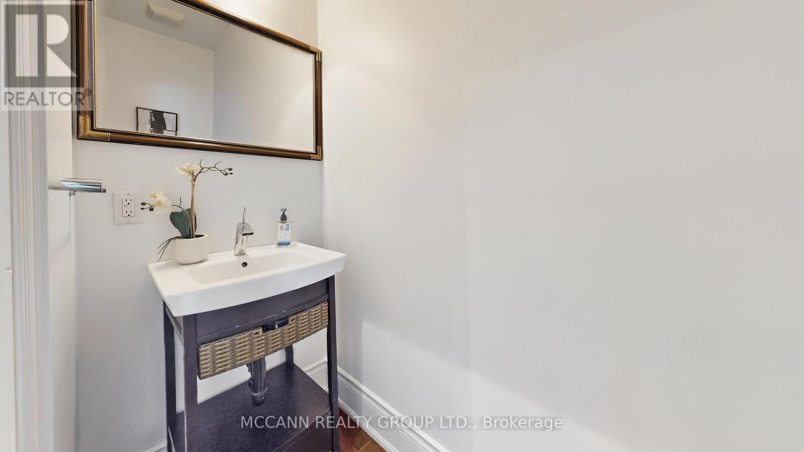 90 HADDINGTON AVENUE Image 15