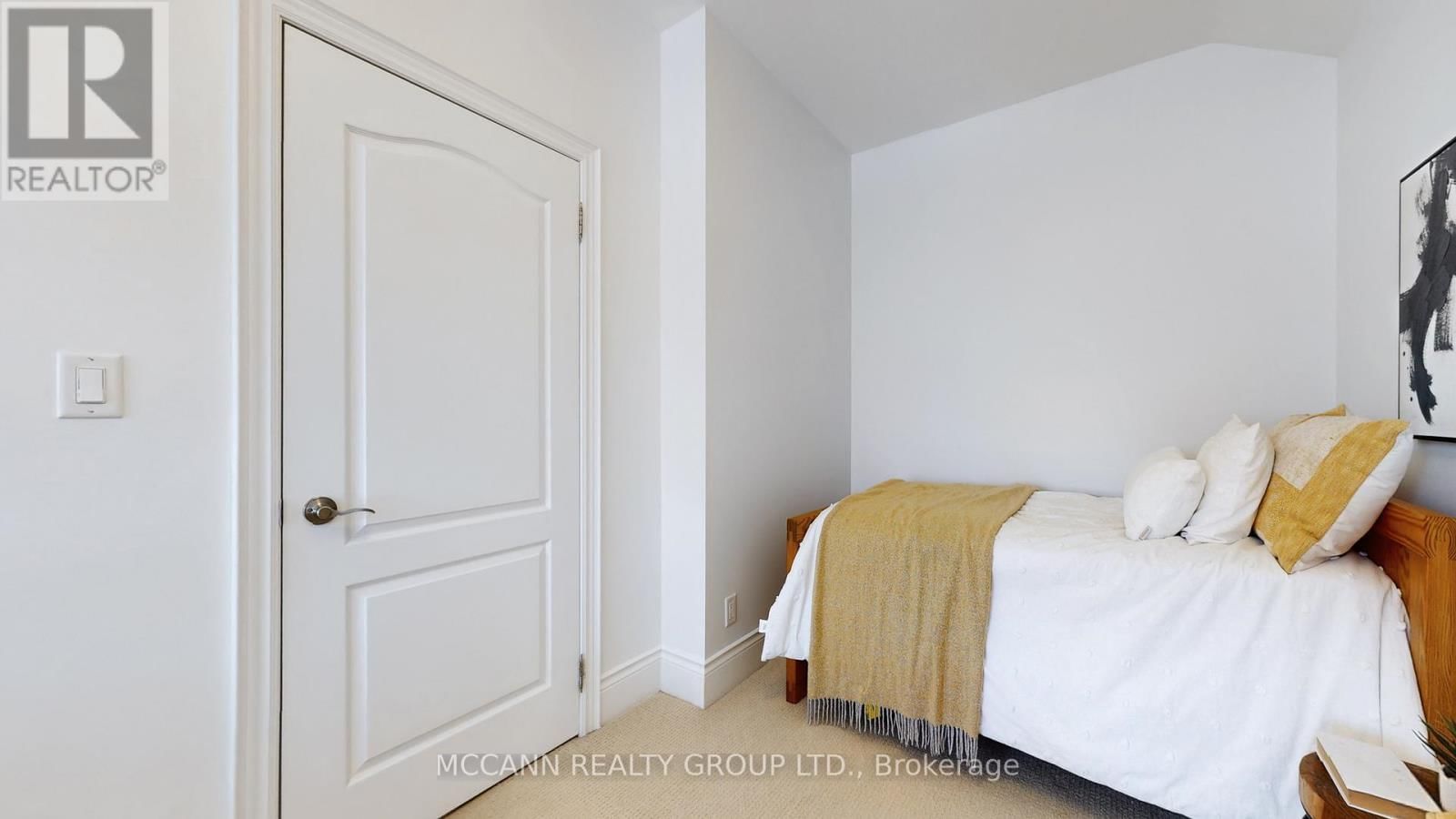 90 HADDINGTON AVENUE Image 33