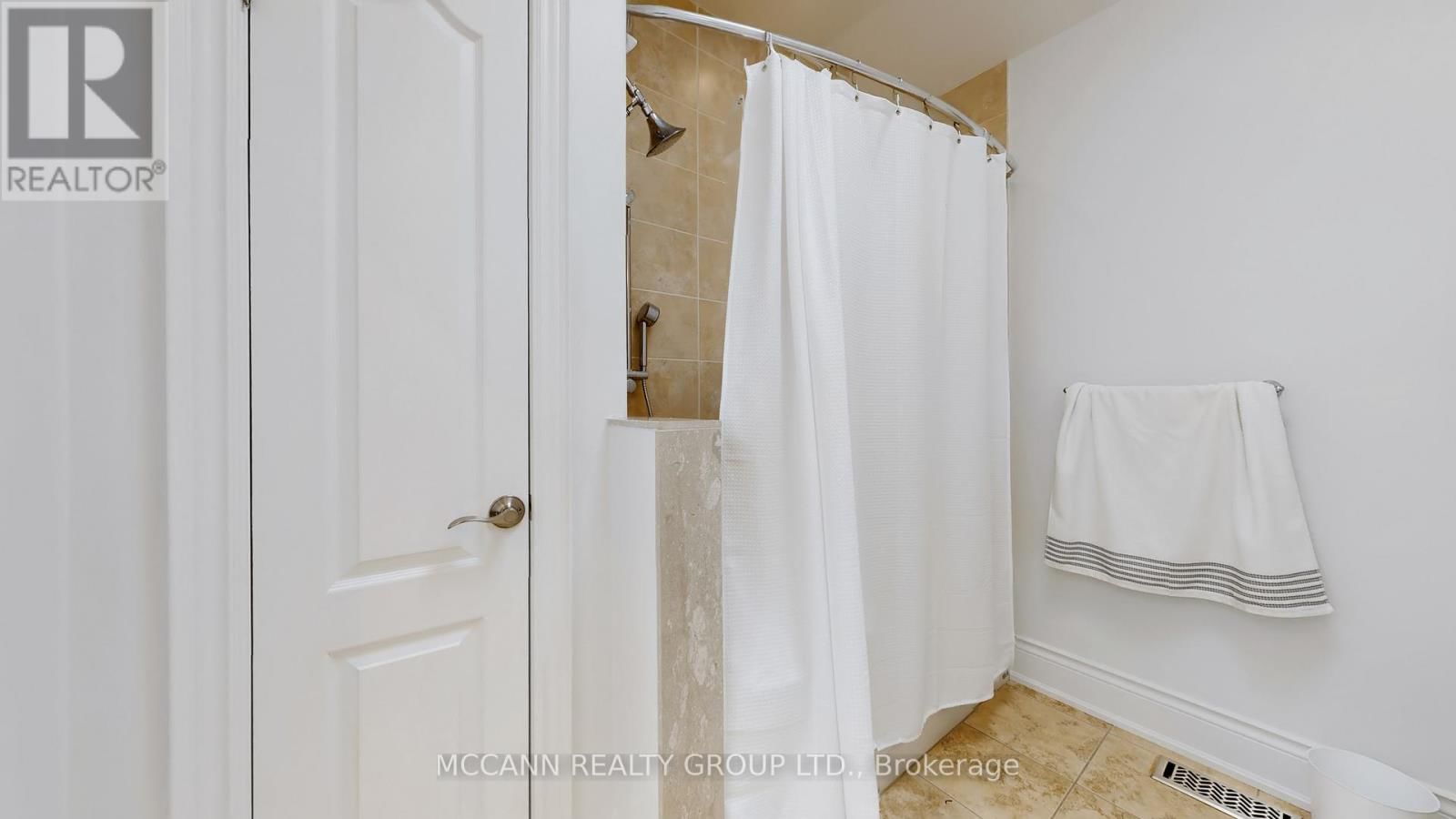 90 HADDINGTON AVENUE Image 36