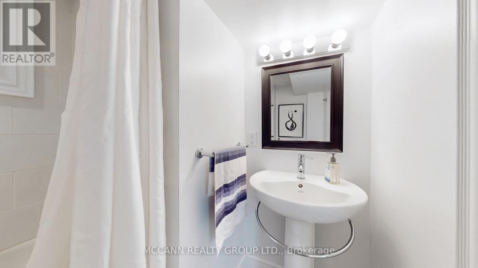 90 HADDINGTON AVENUE Image 44