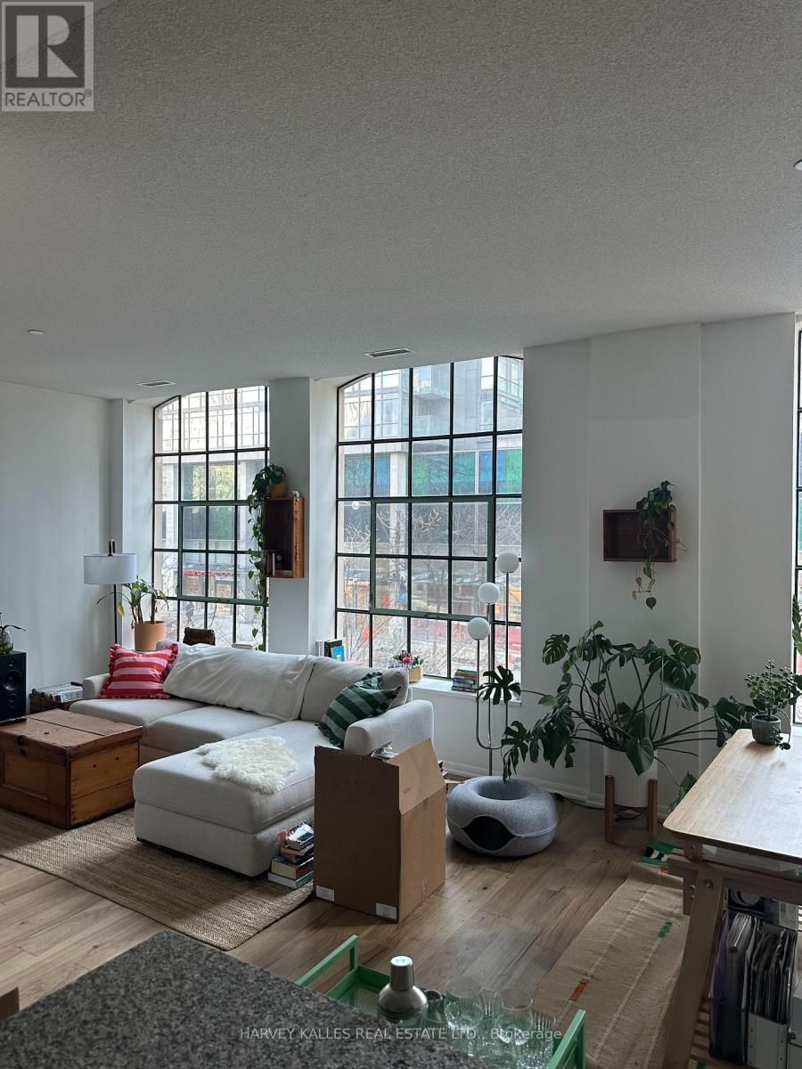 207 - 832 BAY STREET EAST Image 4