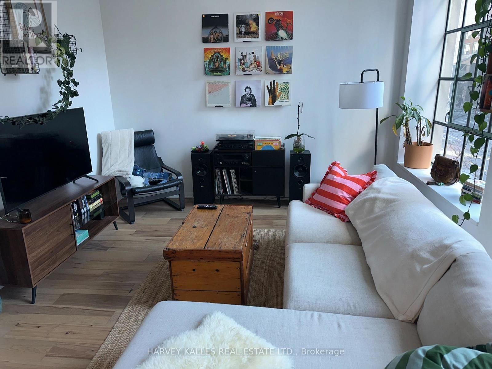 207 - 832 BAY STREET EAST Image 6