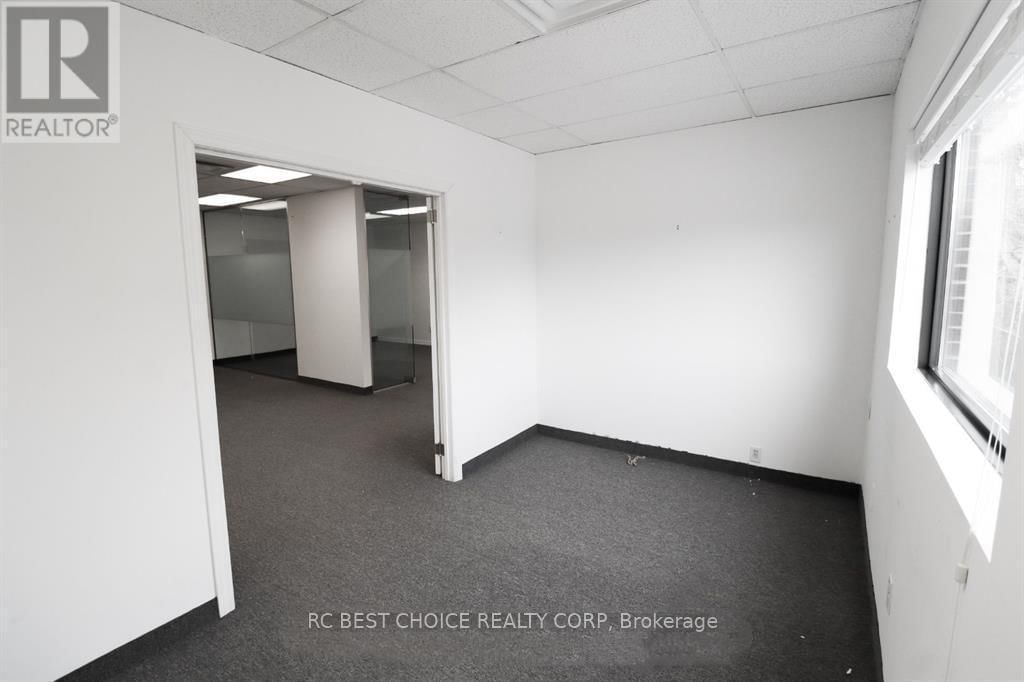 200 - 738 SHEPPARD AVENUE EAST Image 6