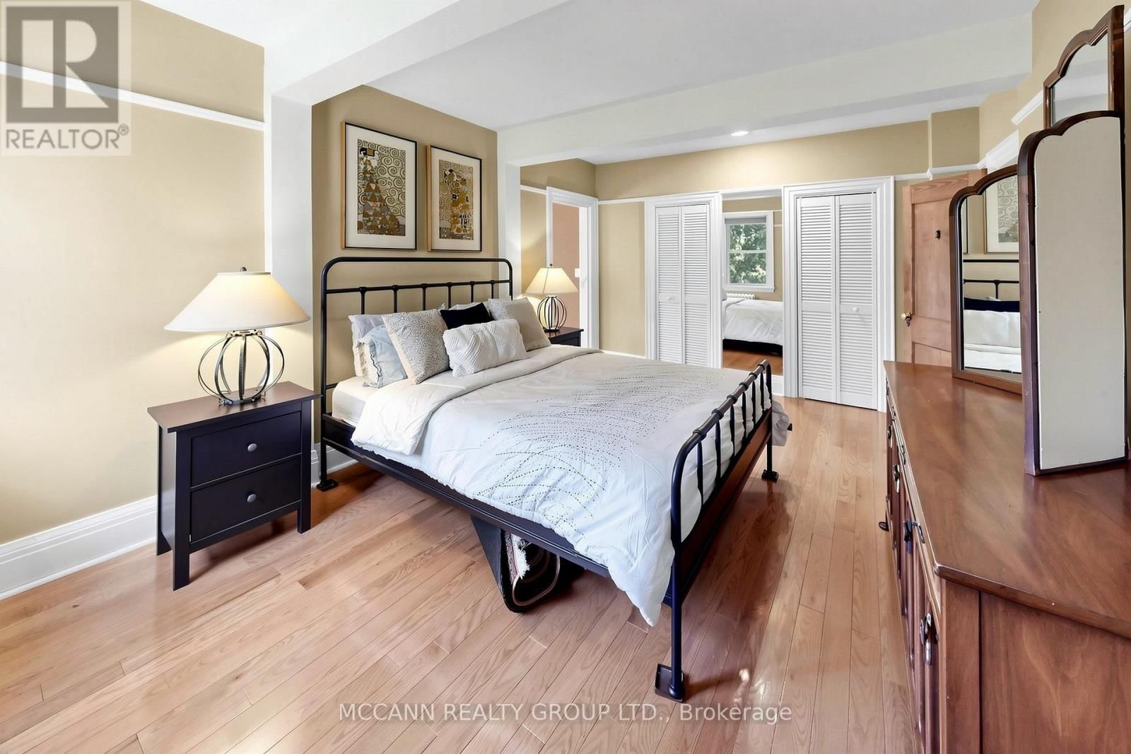 252 SHELDRAKE BOULEVARD Image 19