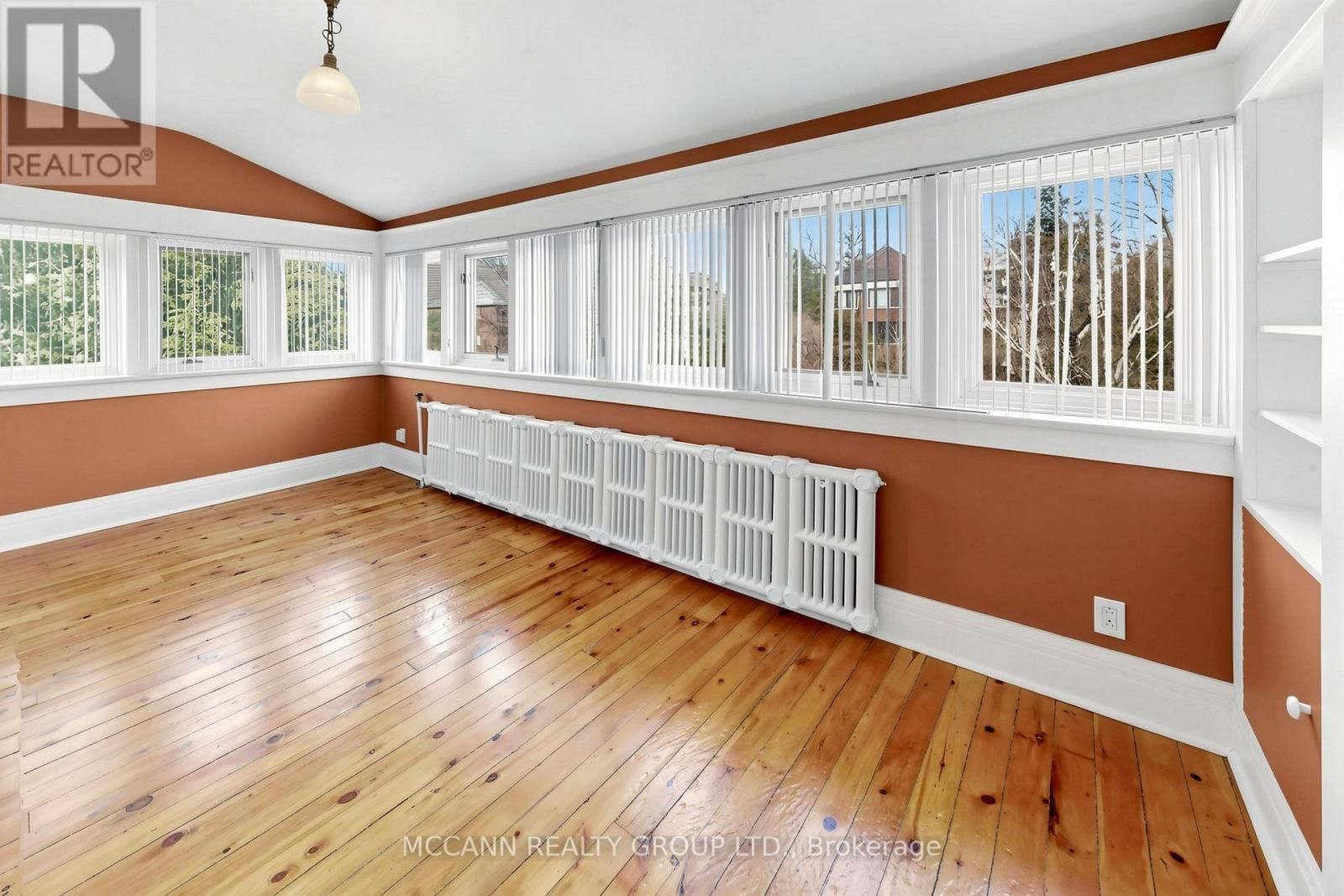 252 SHELDRAKE BOULEVARD Image 20