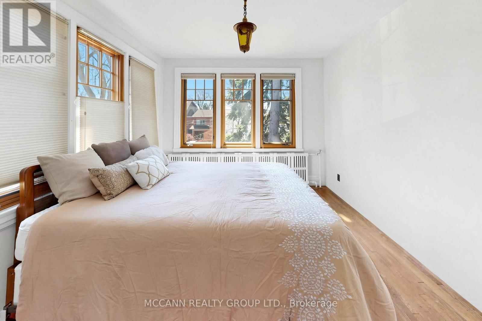 252 SHELDRAKE BOULEVARD Image 25