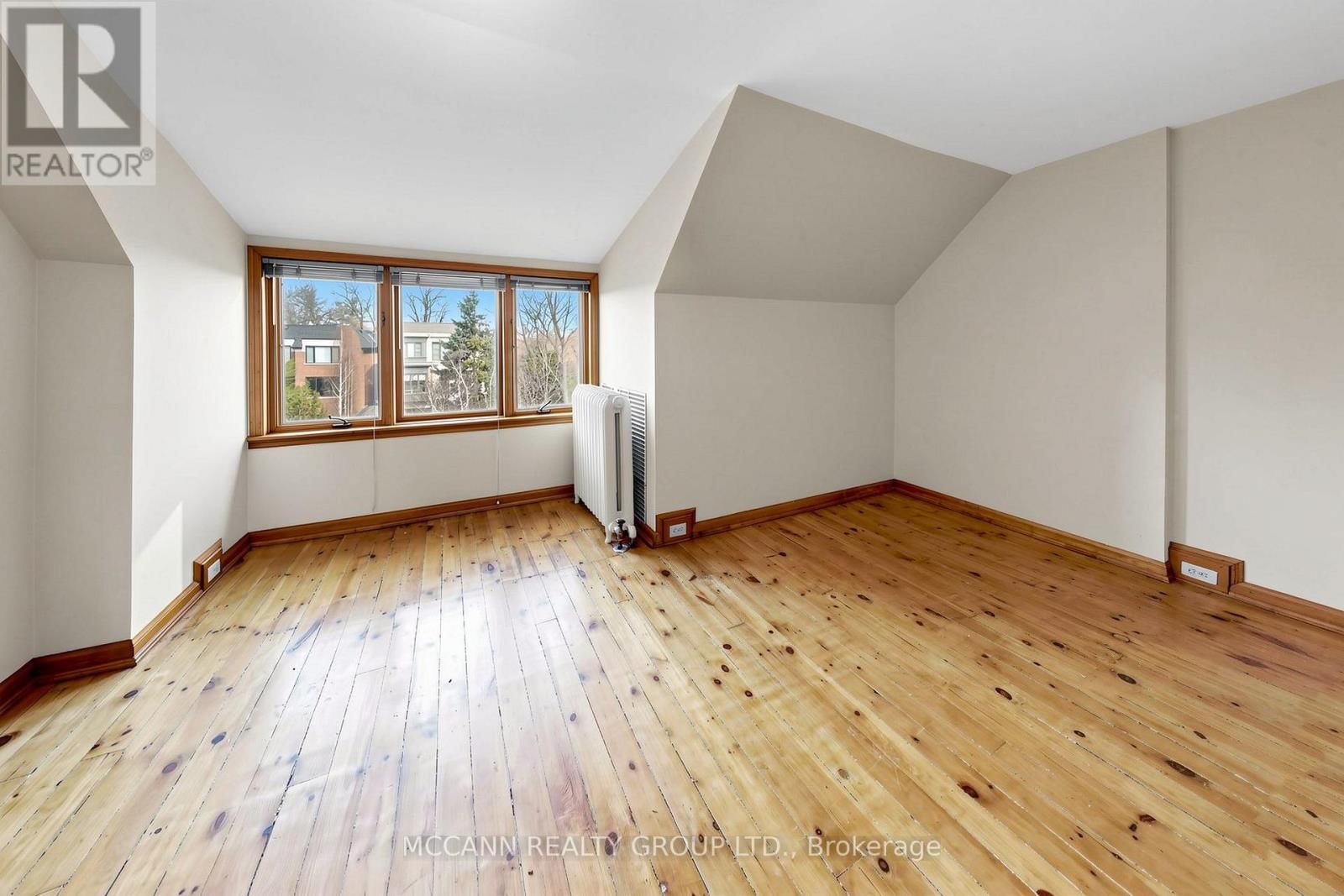 252 SHELDRAKE BOULEVARD Image 32