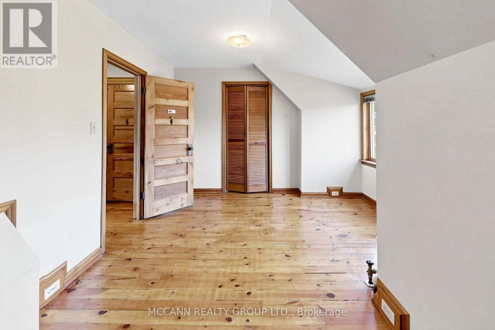 252 SHELDRAKE BOULEVARD Image 33