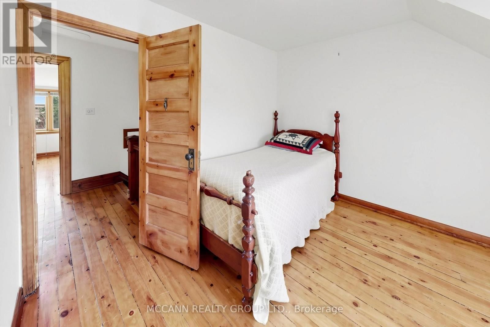 252 SHELDRAKE BOULEVARD Image 38