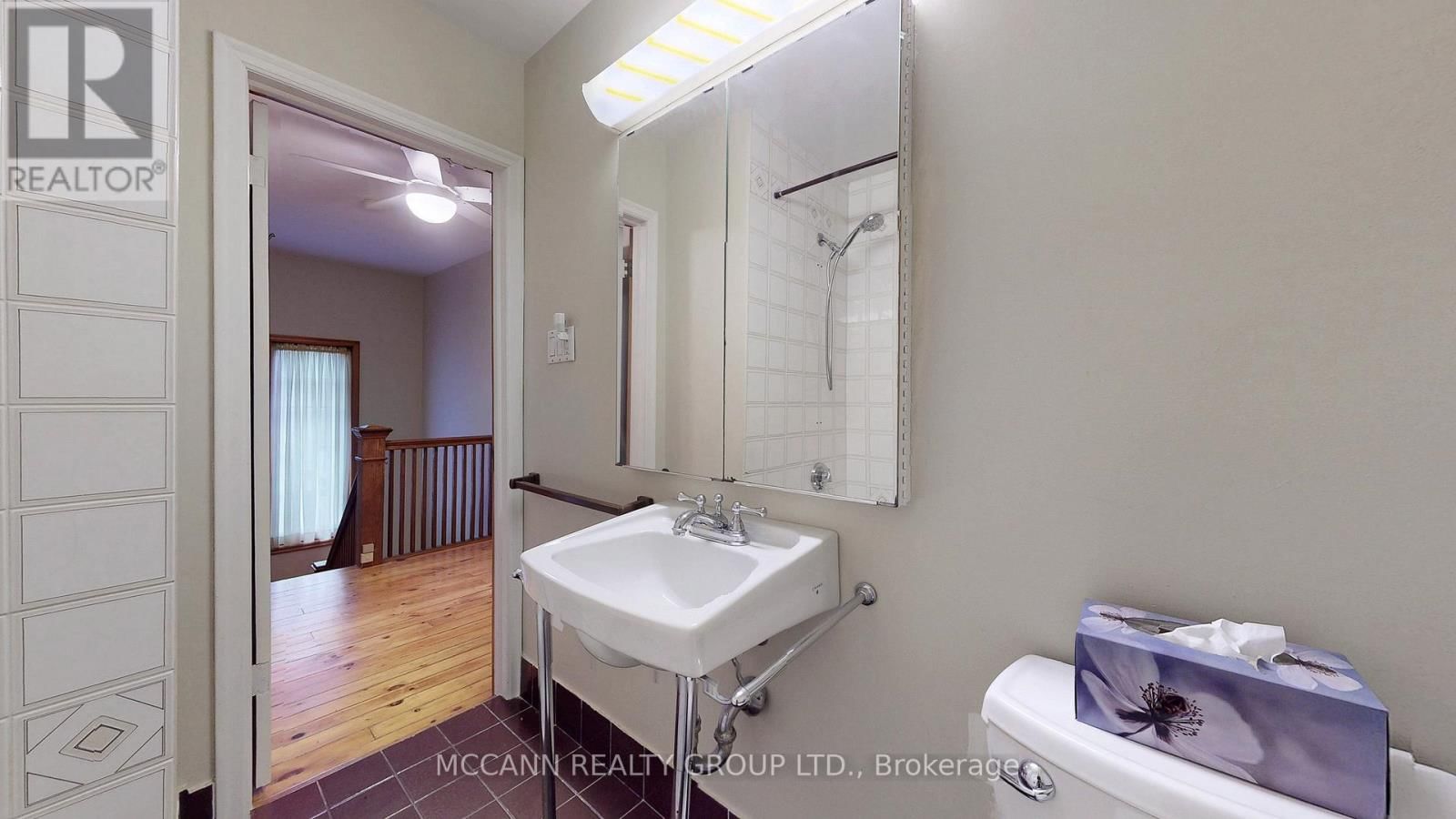 252 SHELDRAKE BOULEVARD Image 40